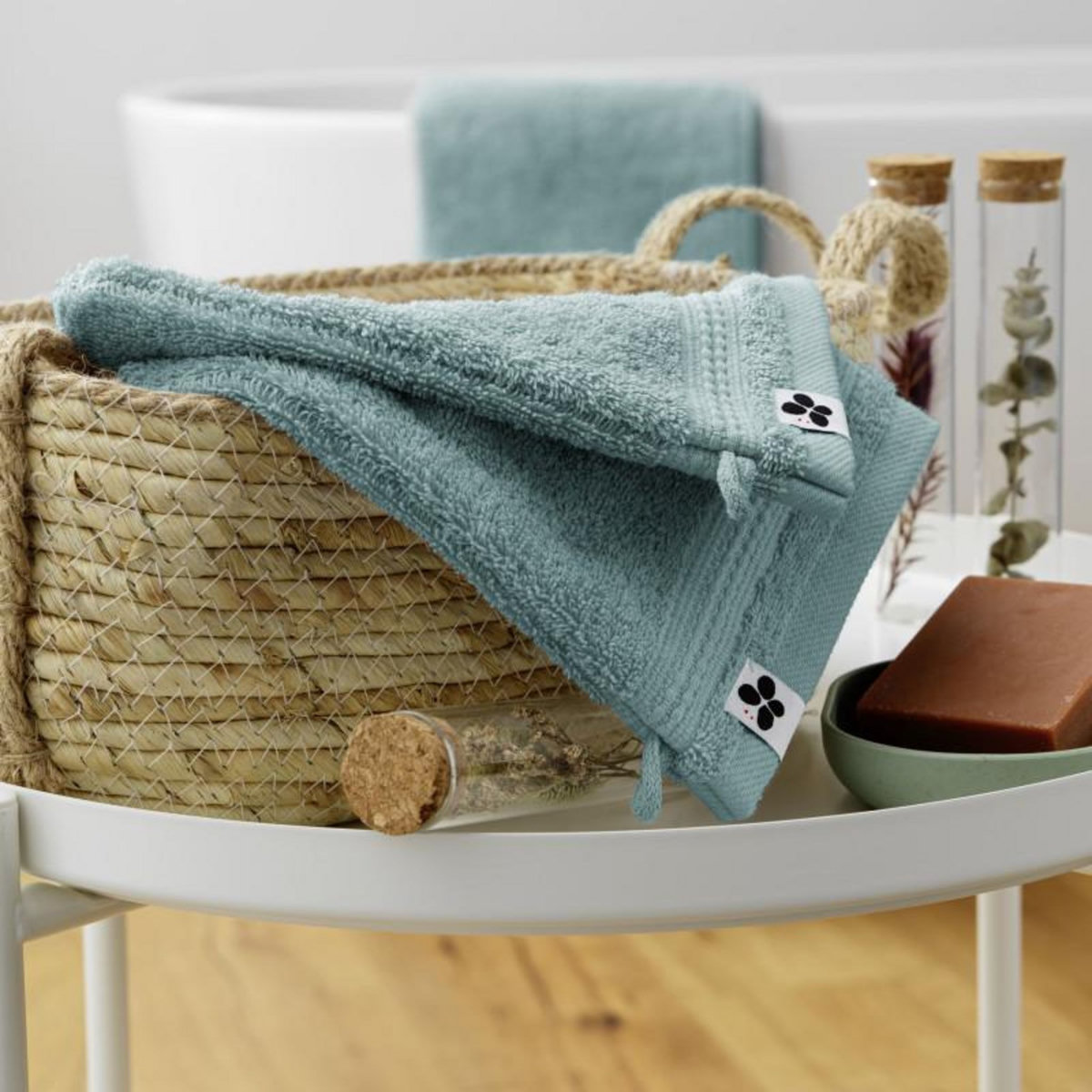 L EFFET PAPILLON Lot de 2 gants de toilette  Garance  15 x 21 cm / 100% Coton Bio / 600 gr/m² l'Effet Papillon -  - Lot de 2 Gants de toilette 15 x 21 cm