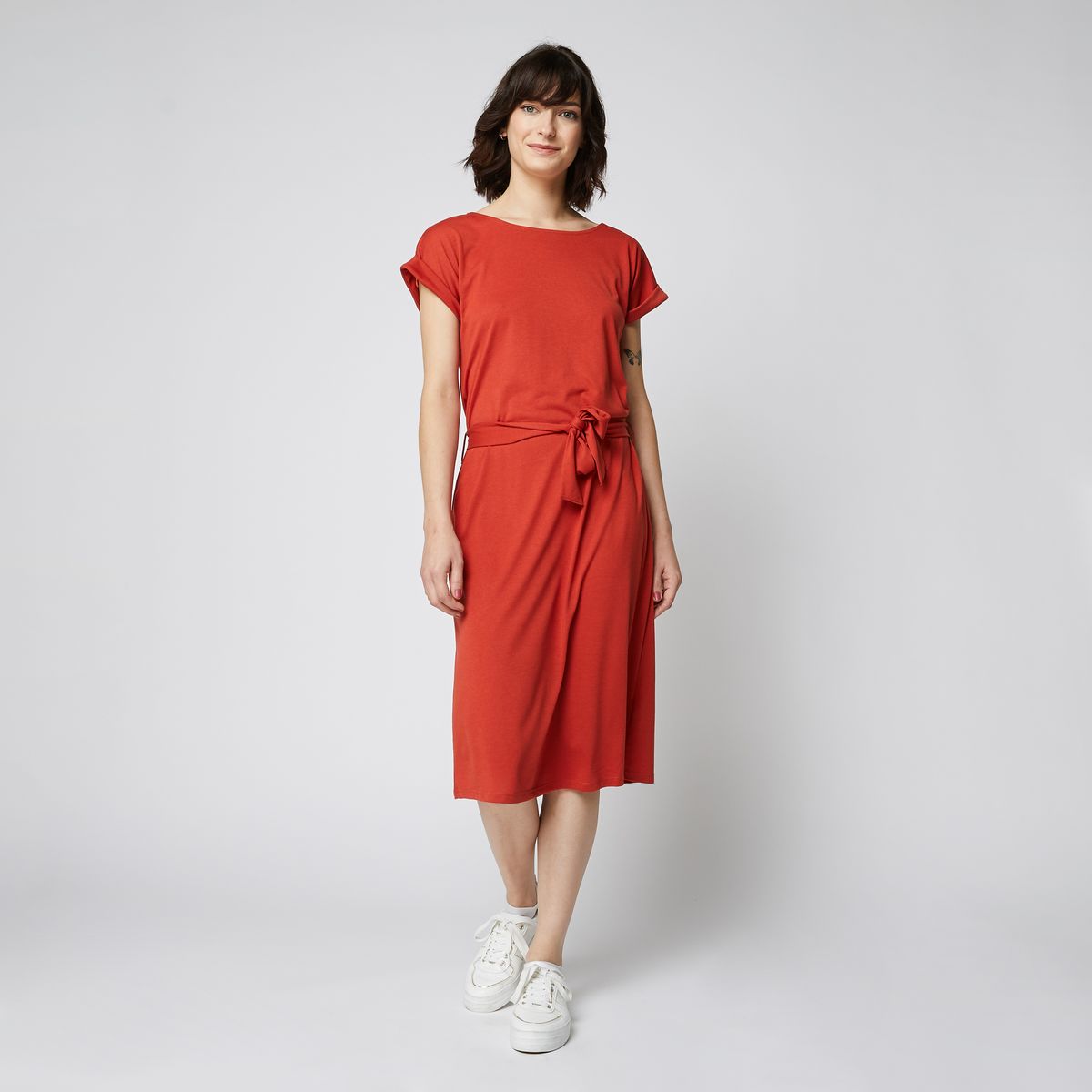 INEXTENSO Robe manches courtes en maille avec ceinture rouge femme