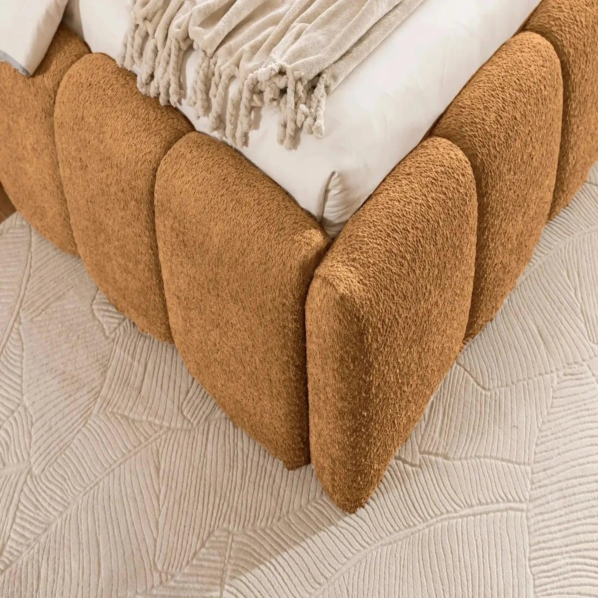 Voir la diapositive 5 : CASANOVA PARIS Elise - lit coffre tissu bouclette