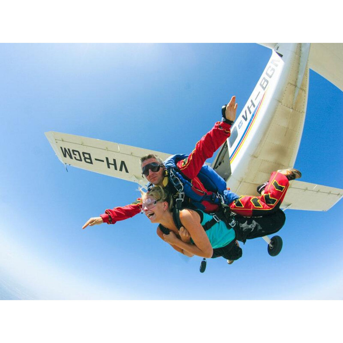 Smartbox Séjour avec dîner et saut en parachute - Coffret Cadeau Multi-thèmes