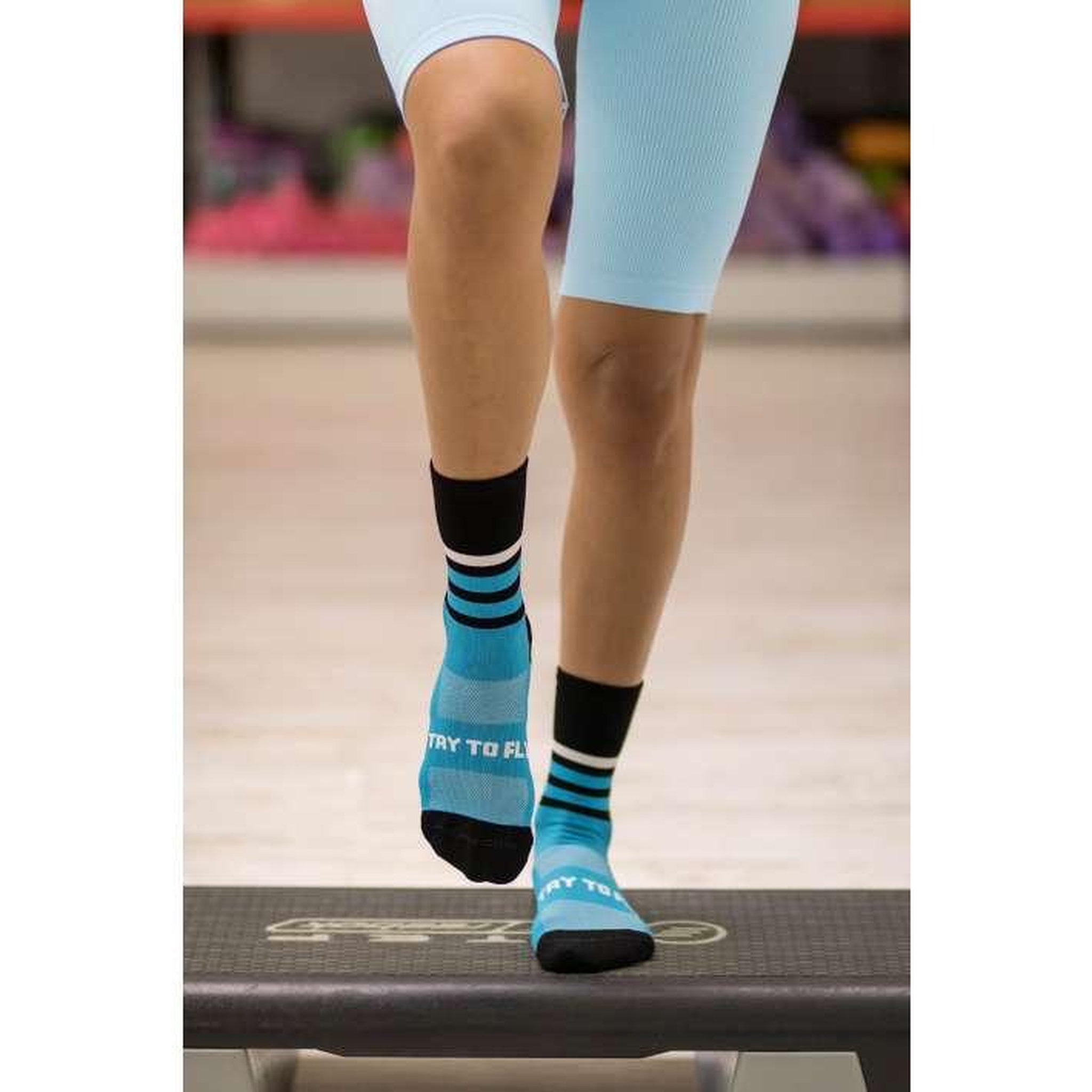 Voir la diapositive 3 : TRY TO FLY Chaussettes running microlon® turquoise & noir