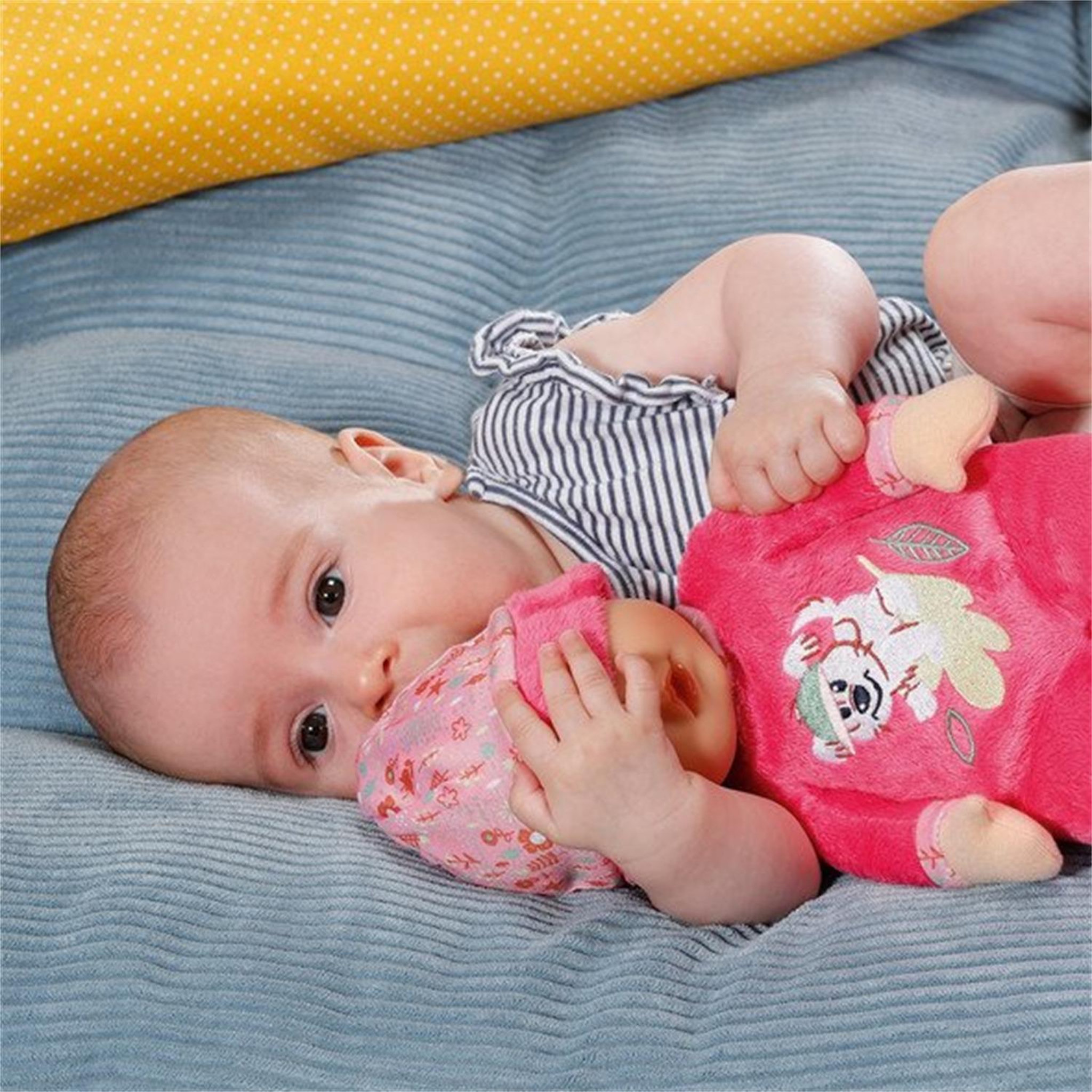 Voir la diapositive 4 : BABY Poupon BABY born Sleepy avec hochet et yeux mobiles