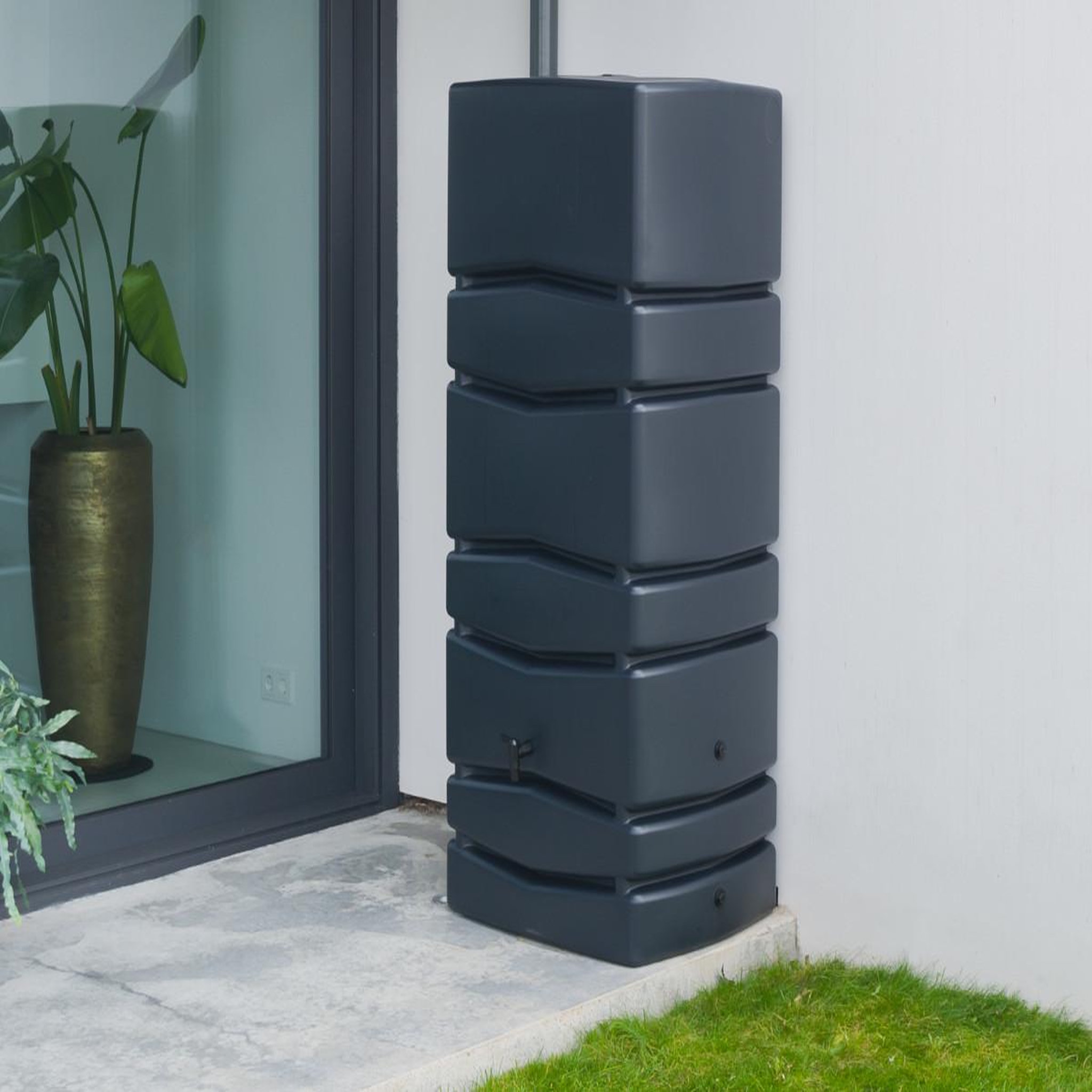 NATURE Récupérateur d'eau de pluie mural anthracite avec robinet 650 l - nature