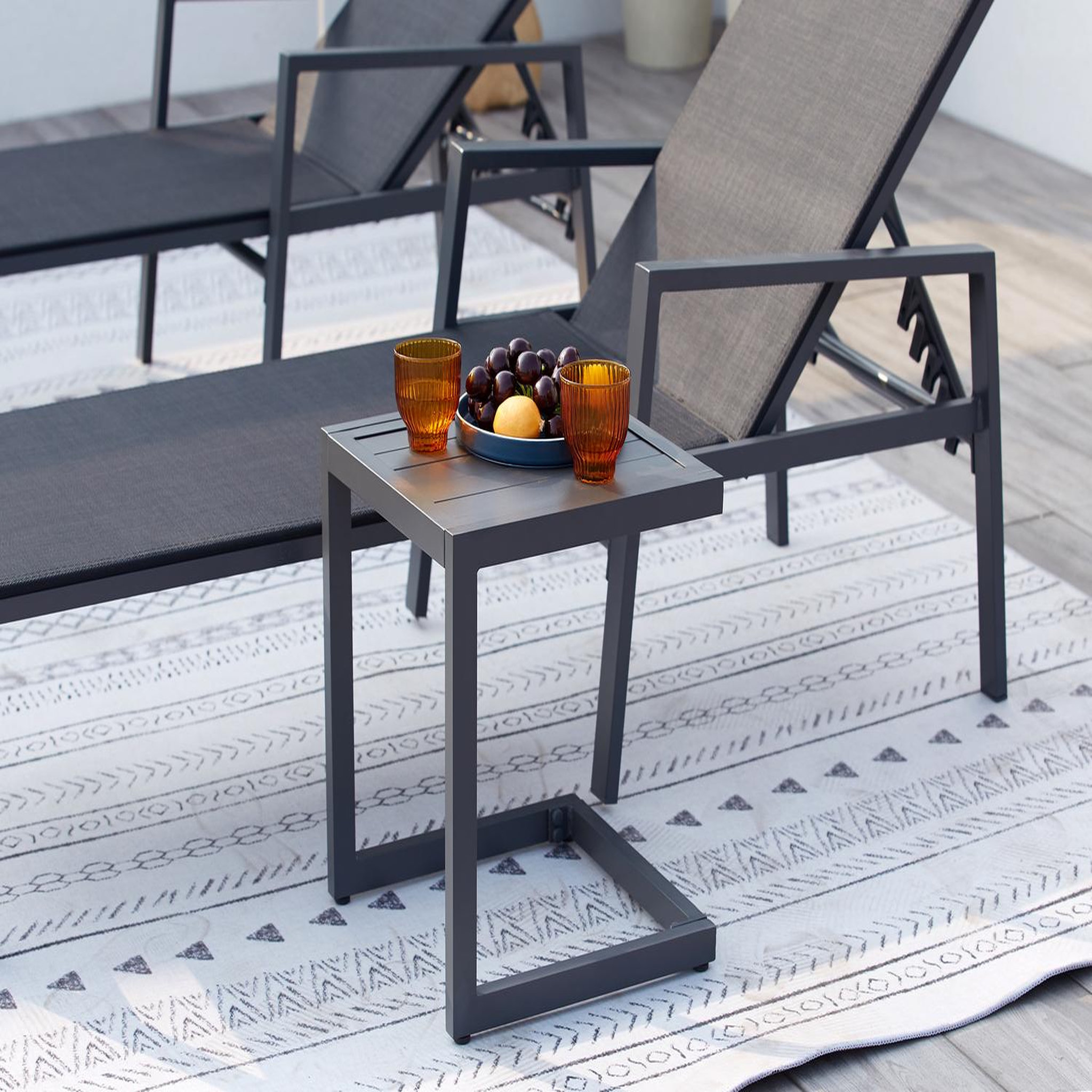 Voir la diapositive 5 : CONCEPT USINE Lot de 2 transats et une table d'appoint noir bari