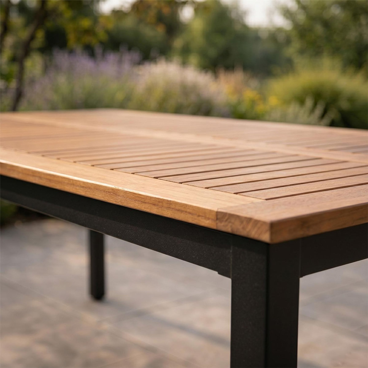 CONCEPT USINE Table 6 places en bois naturel d'eucalyptus 150cm BAGO