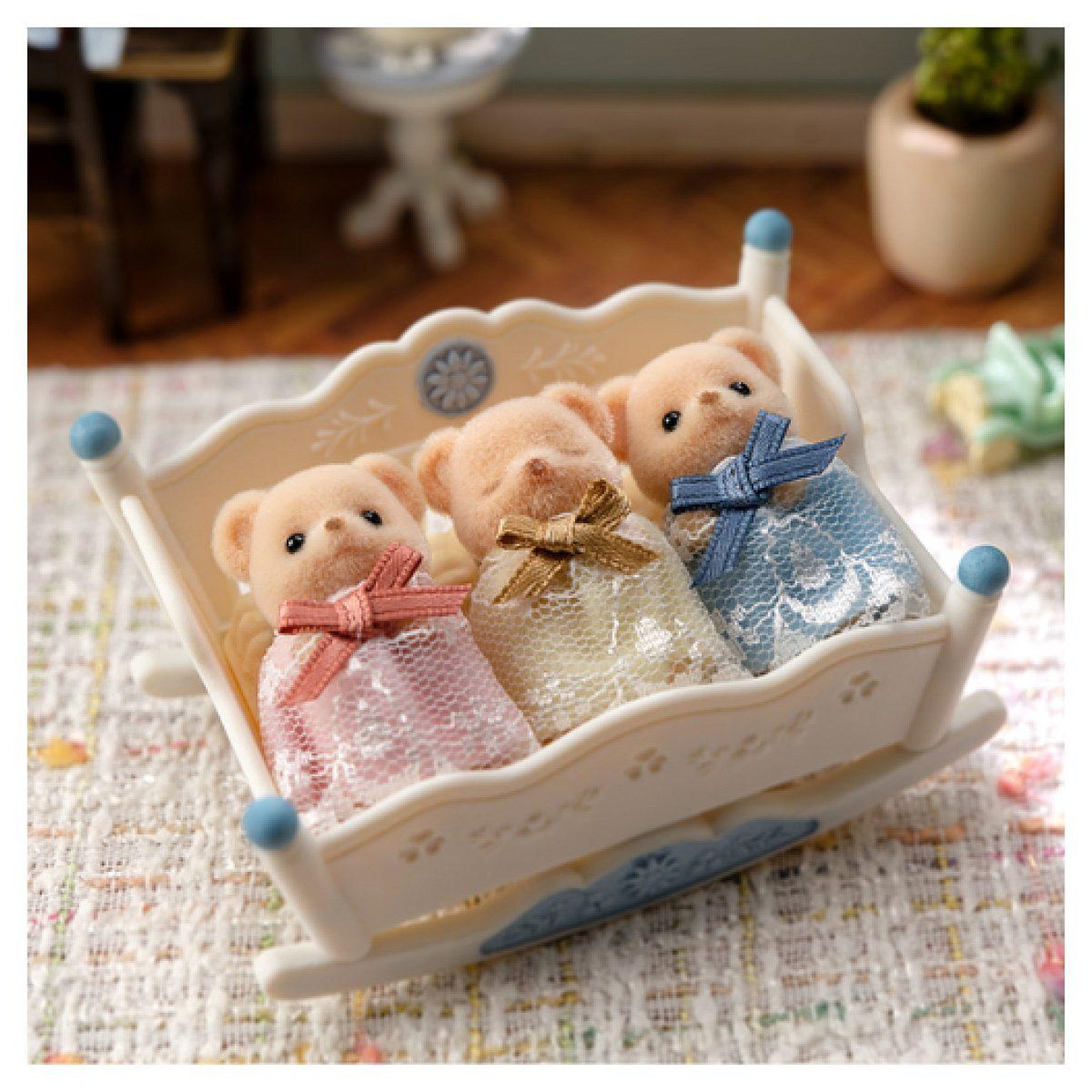 Voir la diapositive 5 : Sylvanian Families Les triplés Ours Biscuit - SYLVANIAN FAMILIES - 5866 - Mini univers