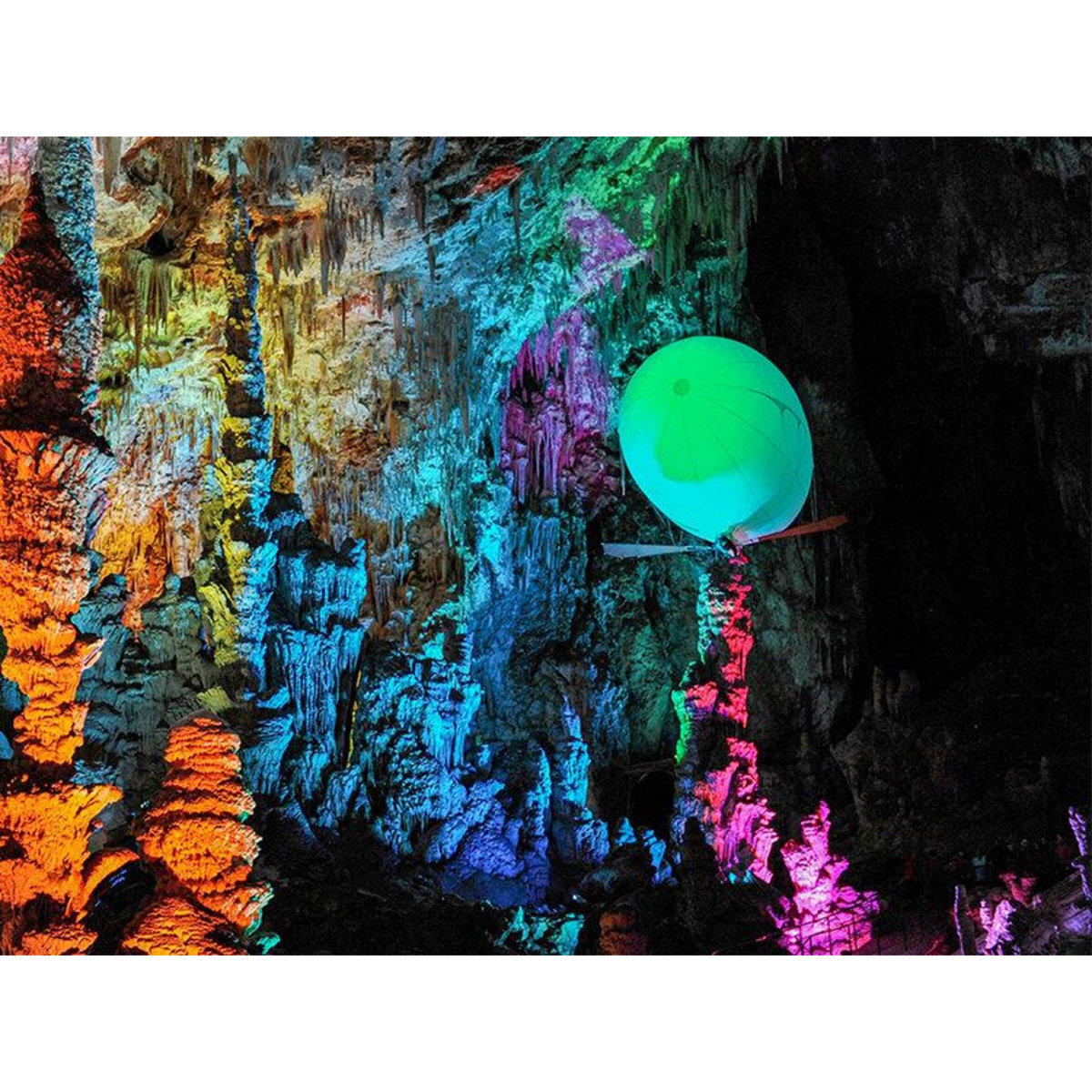 Smartbox Vol en aéroplume de 20 min avec 2 accompagnants au sol dans une grotte près d'Alès - Coffret Cadeau Sport & Aventure