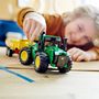 Voir la diapositive 8 : LEGO Technic 42136 Tracteur John Deere 9620R 4WD