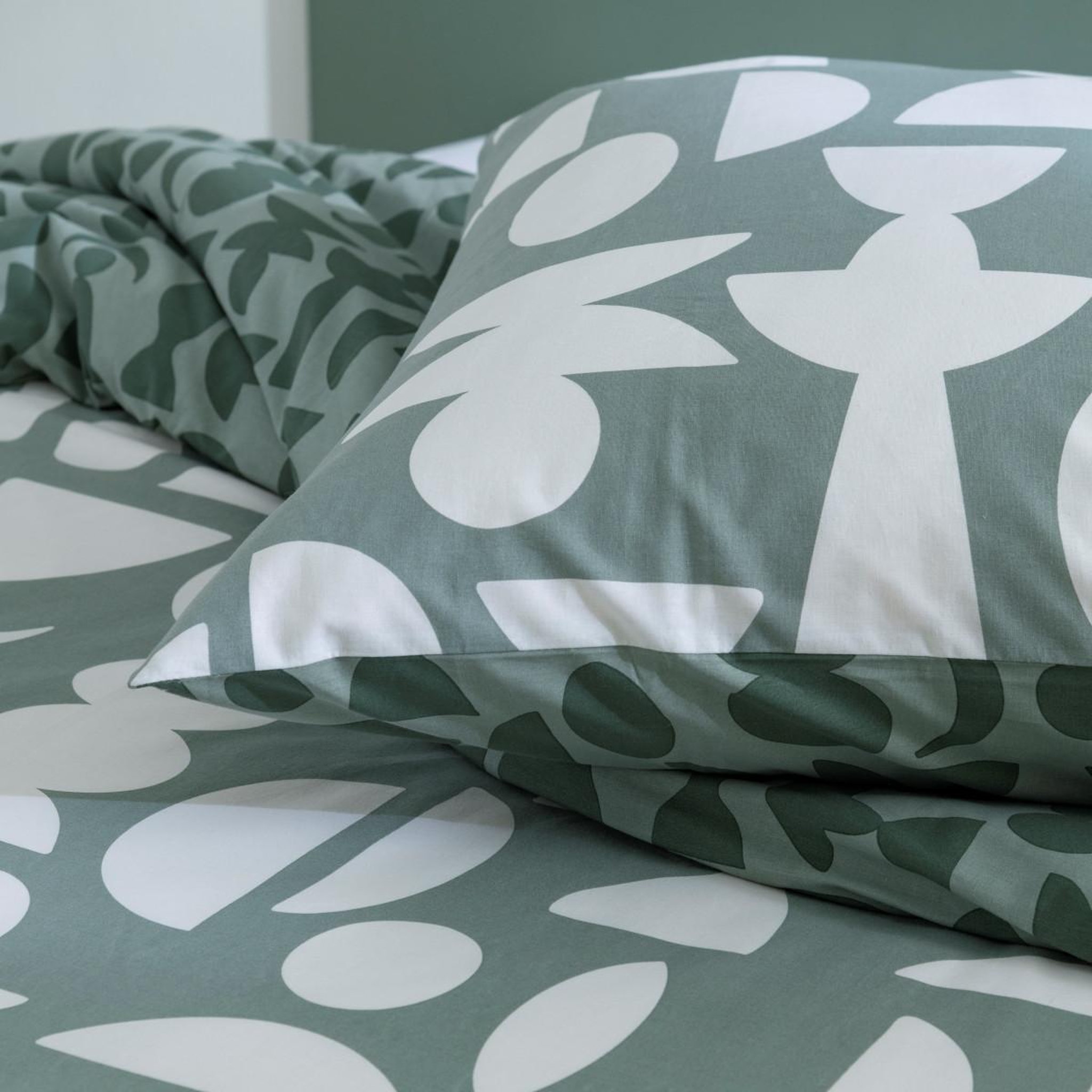Voir la diapositive 2 : FUTURE HOME Parure de lit 2 personnes en coton 57 fils imprimé vert