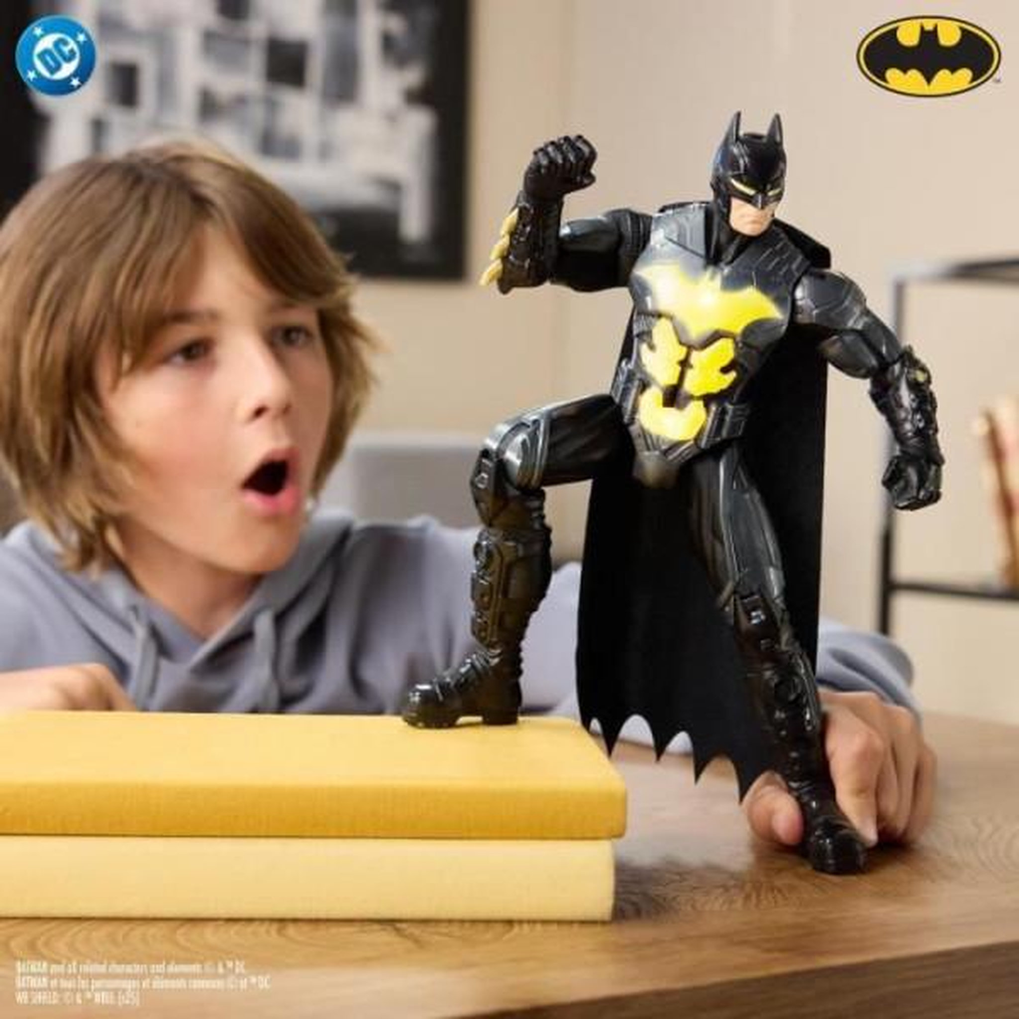 Voir la diapositive 3 : Batman Batman Furtif - Figurine Deluxe - Batman