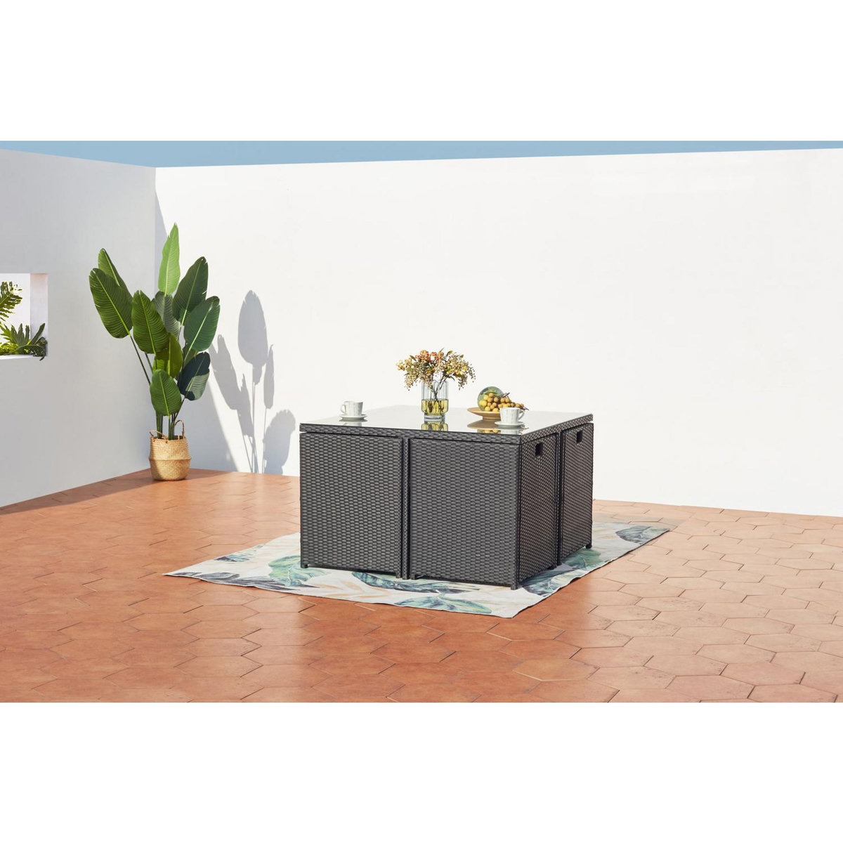 CONCEPT USINE Table et chaises 4 places encastrables en résine noir-blanc MIAMI