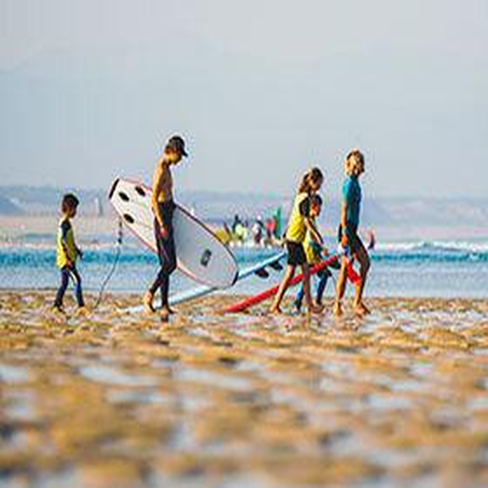 Voir la diapositive 4 : Smartbox 3 cours de surf d'1h30 à seignosse - coffret cadeau sport & aventure