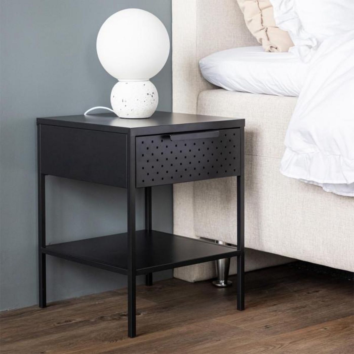 Paris Prix Table de Chevet en Métal  Sacramento  52cm Noir