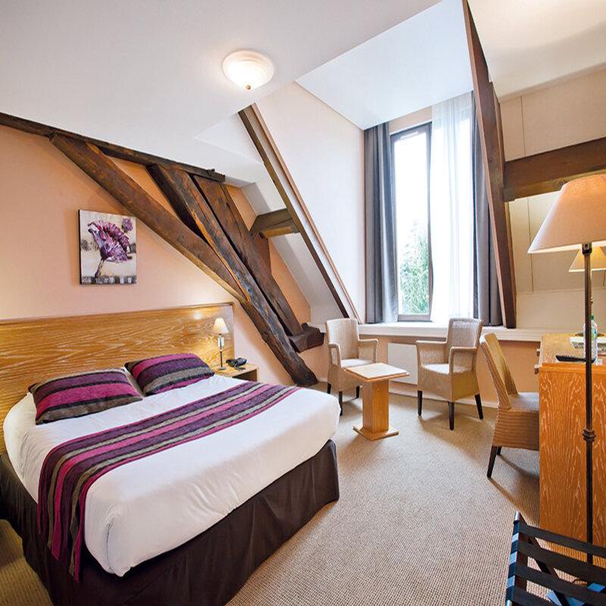Voir la diapositive 2 : Smartbox 3 jours avec dîner et accès bien-être dans un manoir près de poitiers - coffret cadeau séjour