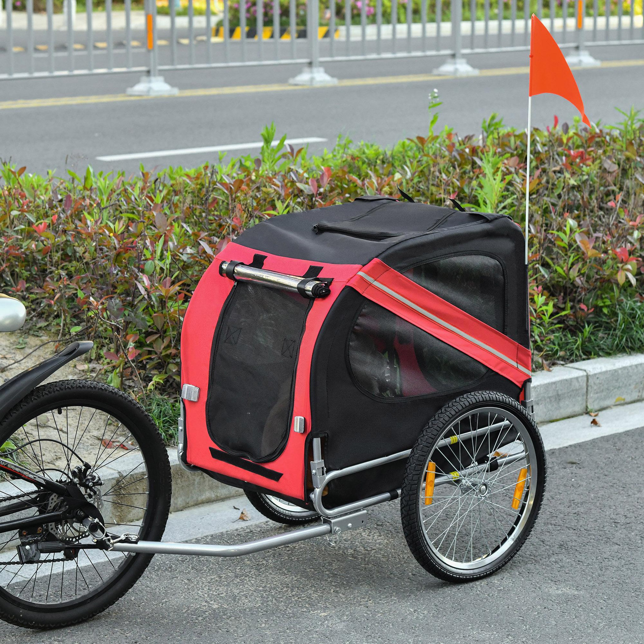 Voir la diapositive 2 : PAWHUT Remorque vélo pour chien animaux pliable 8 réflecteurs drapeau barre attelage inclus acier polyester imperméable max. 30 kg 130l x 73l x 90h cm rouge