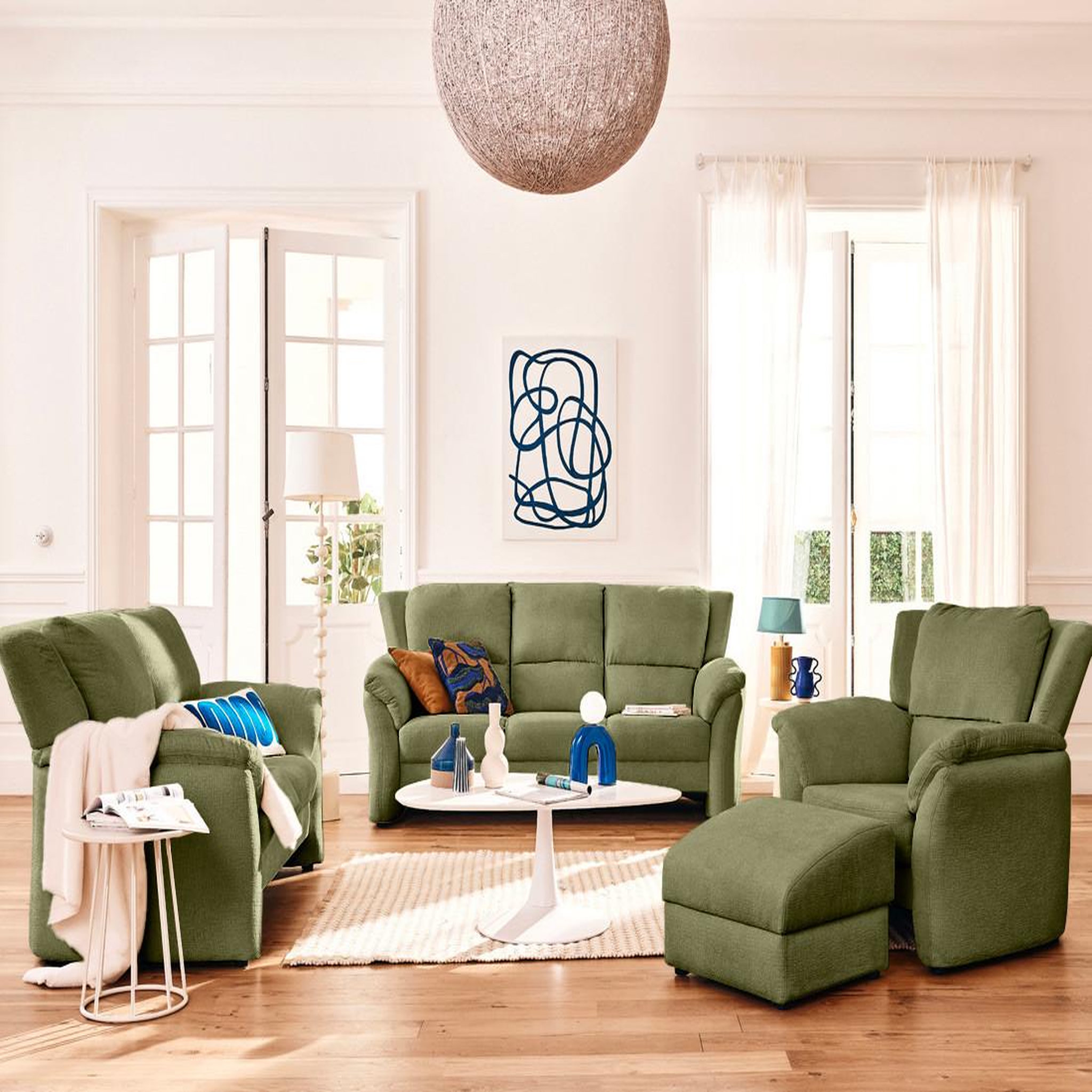 Voir la diapositive 2 : LISA DESIGN Bastille - pouf en tissu velours relief