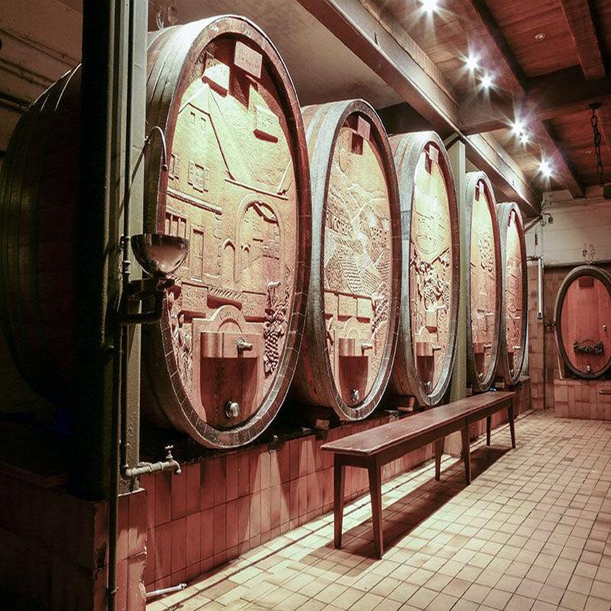 Voir la diapositive 3 : Smartbox 2 jours en alsace avec apéritif, crémant, visite de cave et dégustation de 5 vins - coffret cadeau séjour