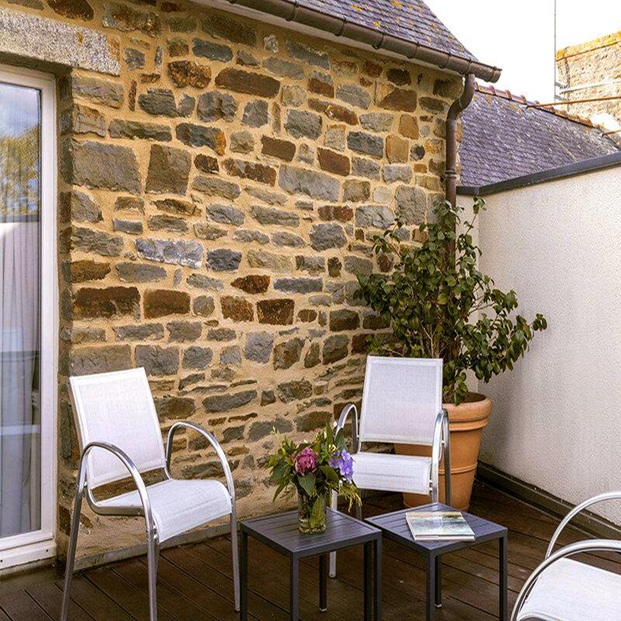 Voir la diapositive 4 : Smartbox 2 jours en hôtel 5* pour 2 près du mont saint-michel - coffret cadeau séjour