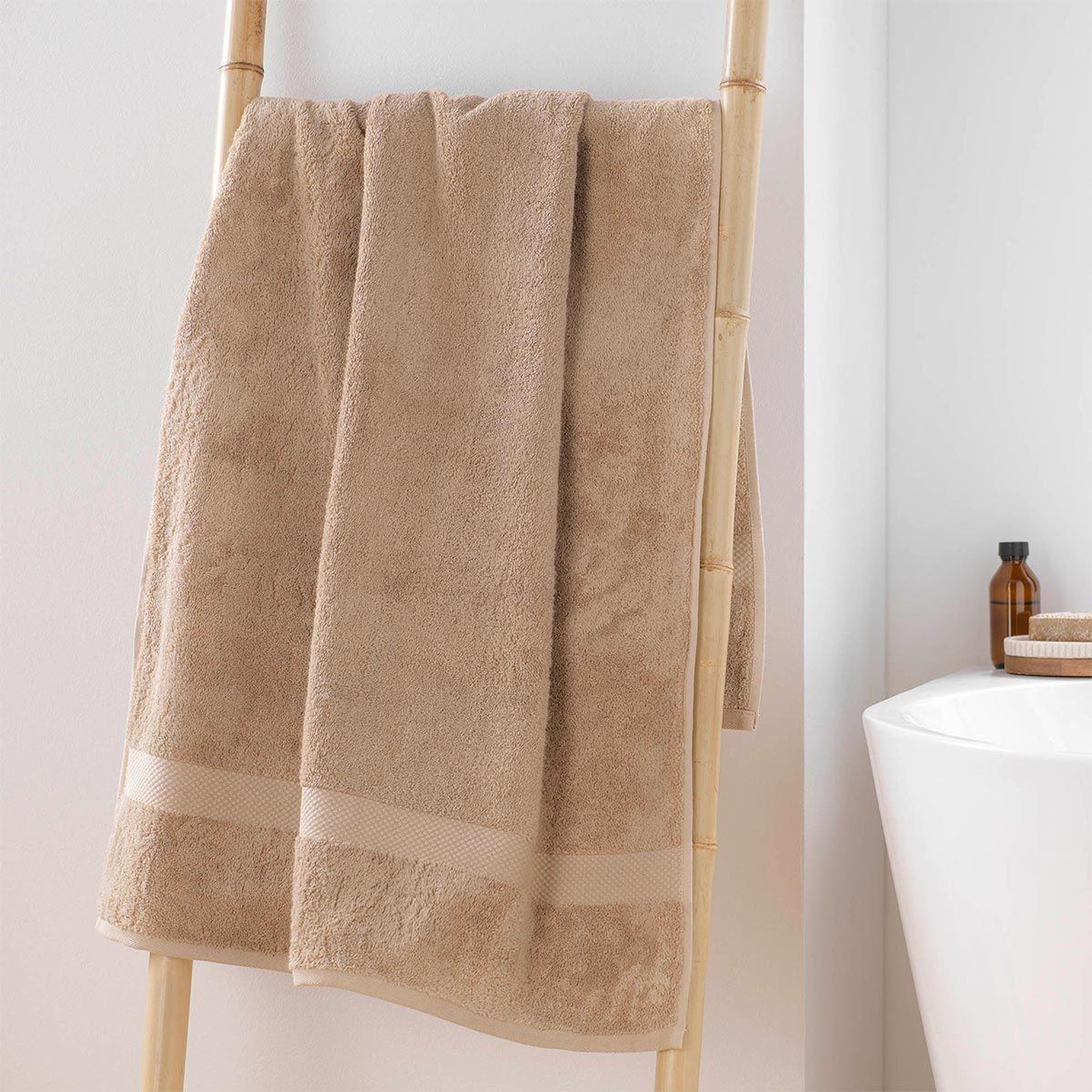 Voir la diapositive 3 : Douceur d'Intérieur Drap de douche  elegance  70x130cm noisette