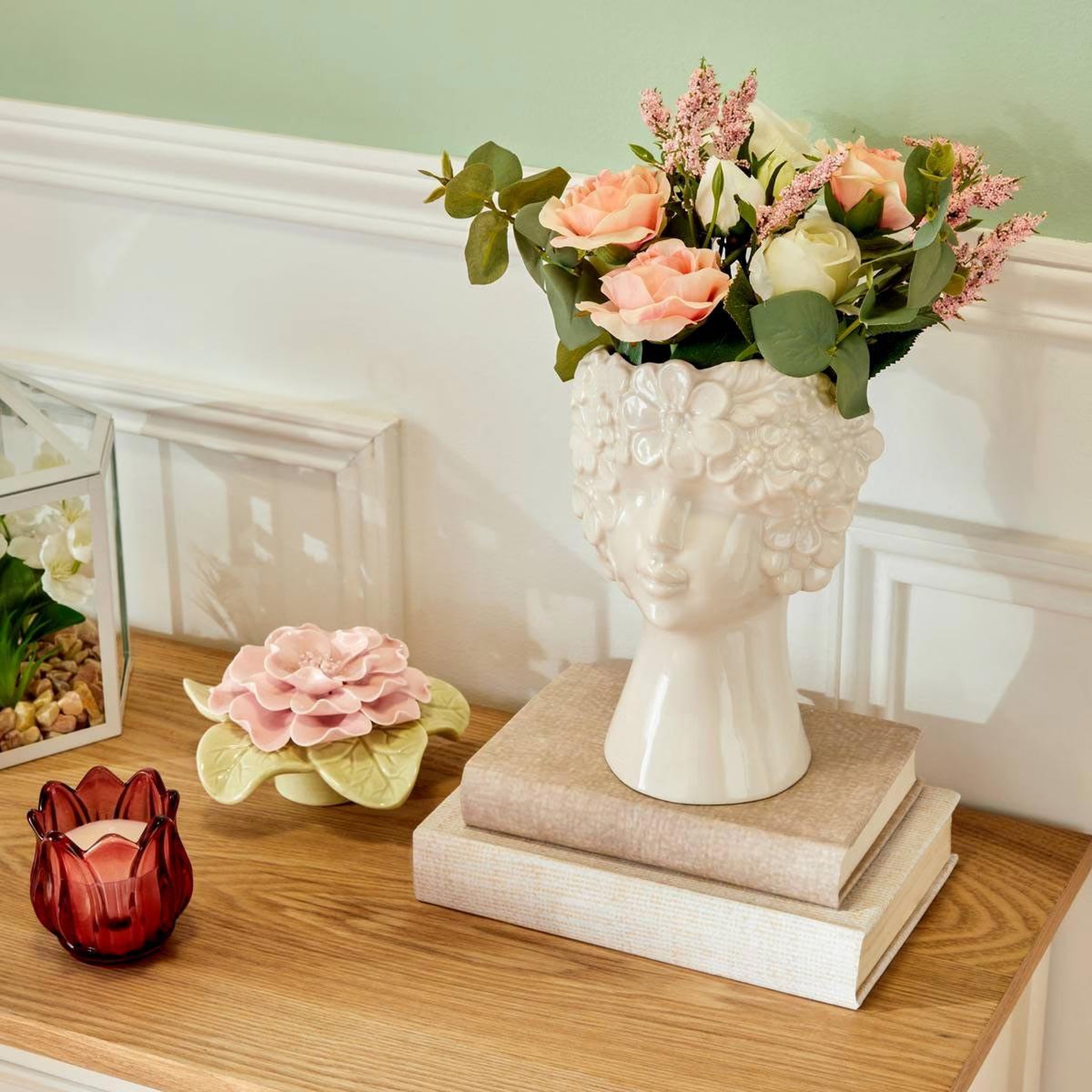 Voir la diapositive 4 : ATMOSPHERA Vase visage en dolomite  fleur de rose  21cm blanc