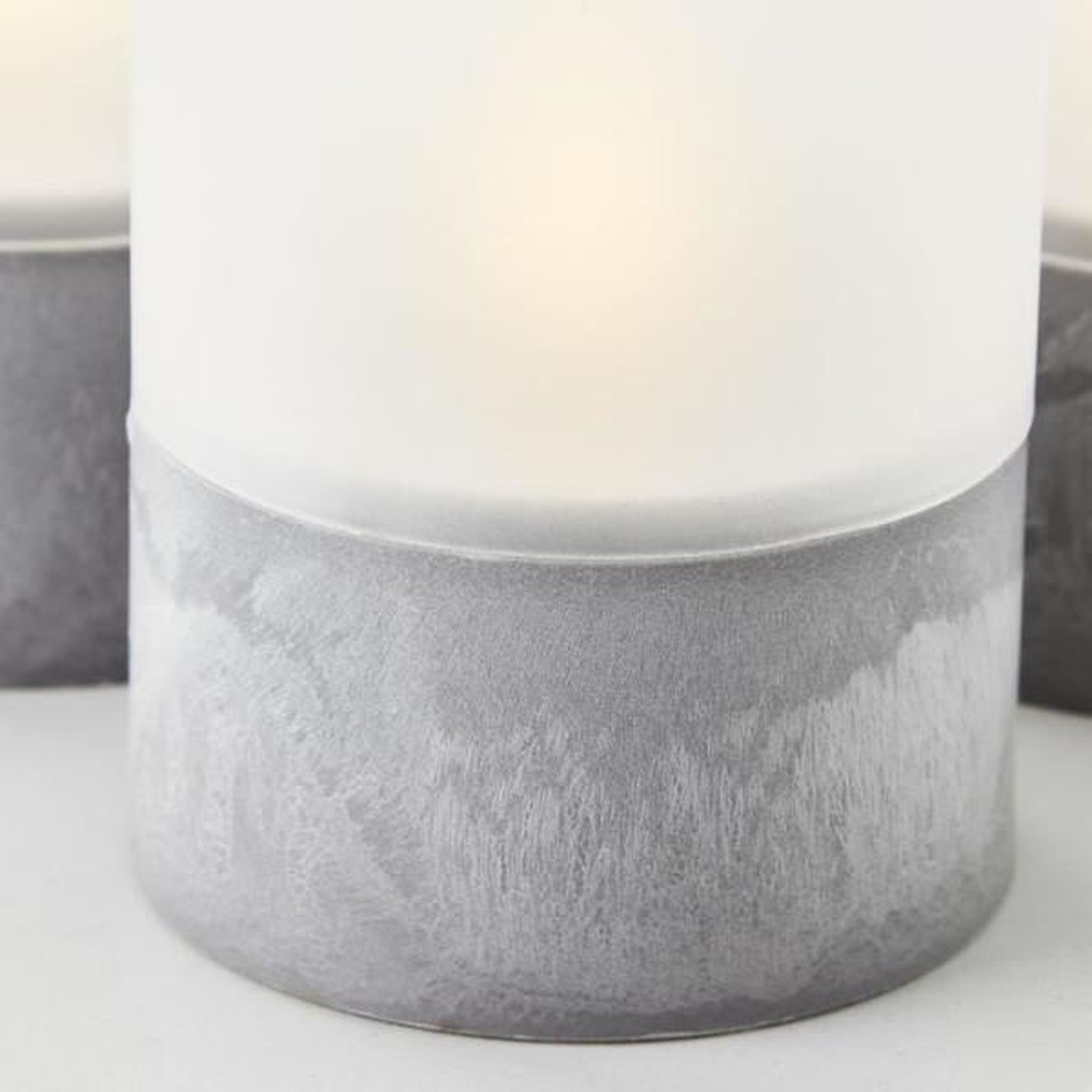 Voir la diapositive 4 : BRILLIANT Lot 3 Lampes a poser LED BOUGIE BRILLIANT - 2500K - Plastique et verre - Gris et blanc mat