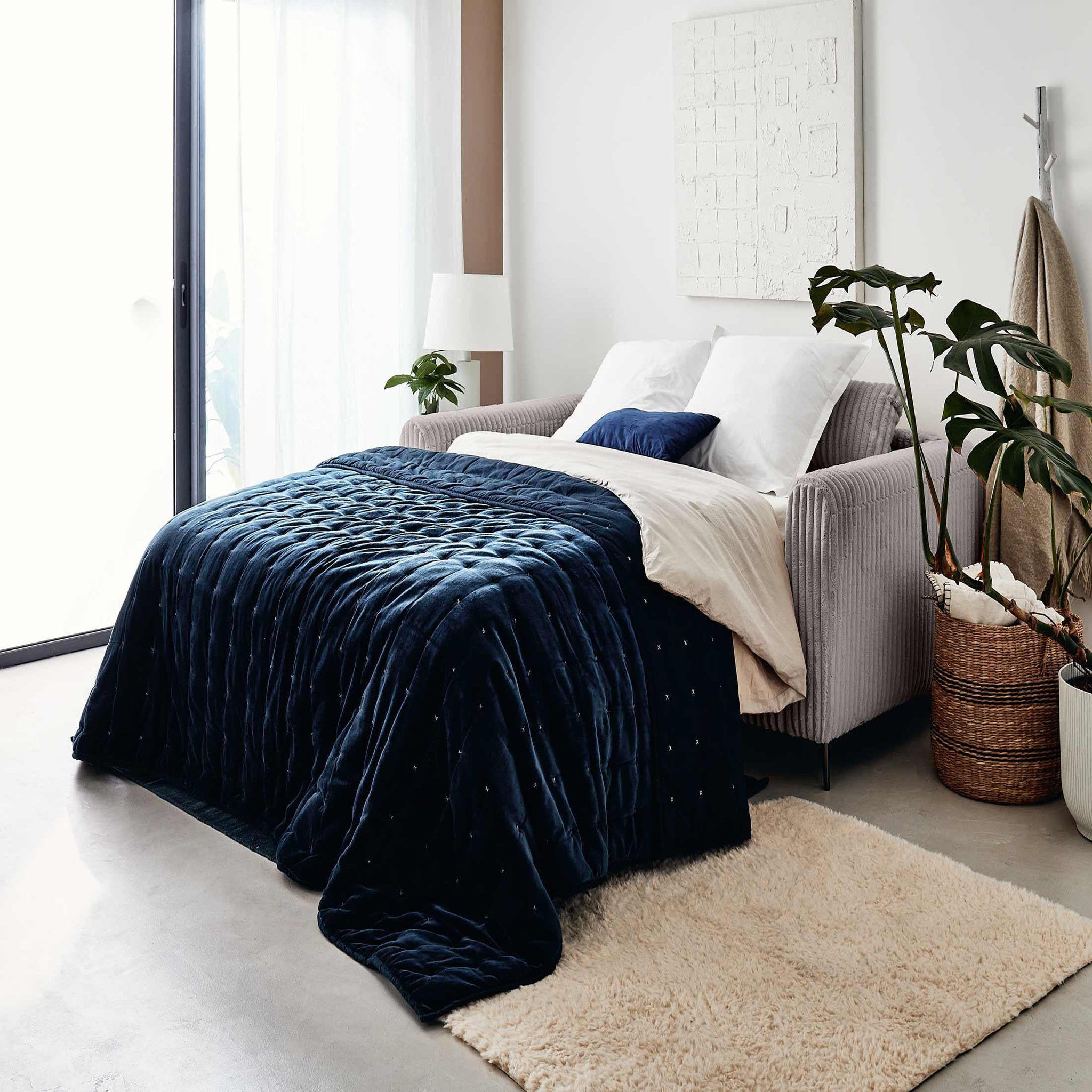 Voir la diapositive 3 : LISA DESIGN Owen - canapé 3 places convertible express couchage quotidien 140 cm matelas 12 cm en velours côtelé grosses côtes