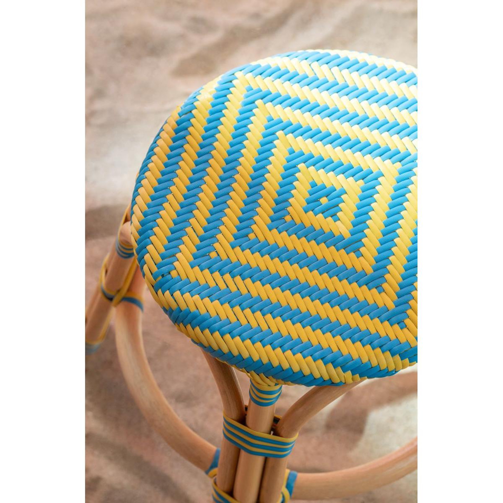 Voir la diapositive 5 : J-LINE Tabouret en rotin  geo  46cm jaune & bleu