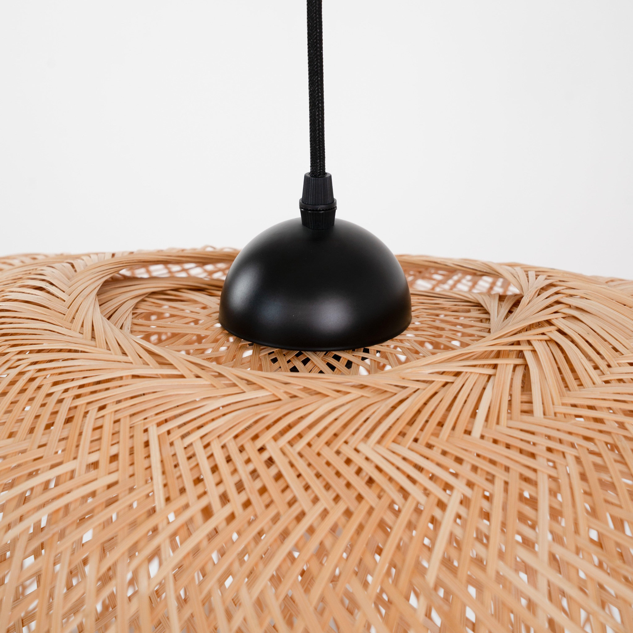 Voir la diapositive 5 : MAISON PAVANE Suspension en bambou naturel D60 cm-Anya