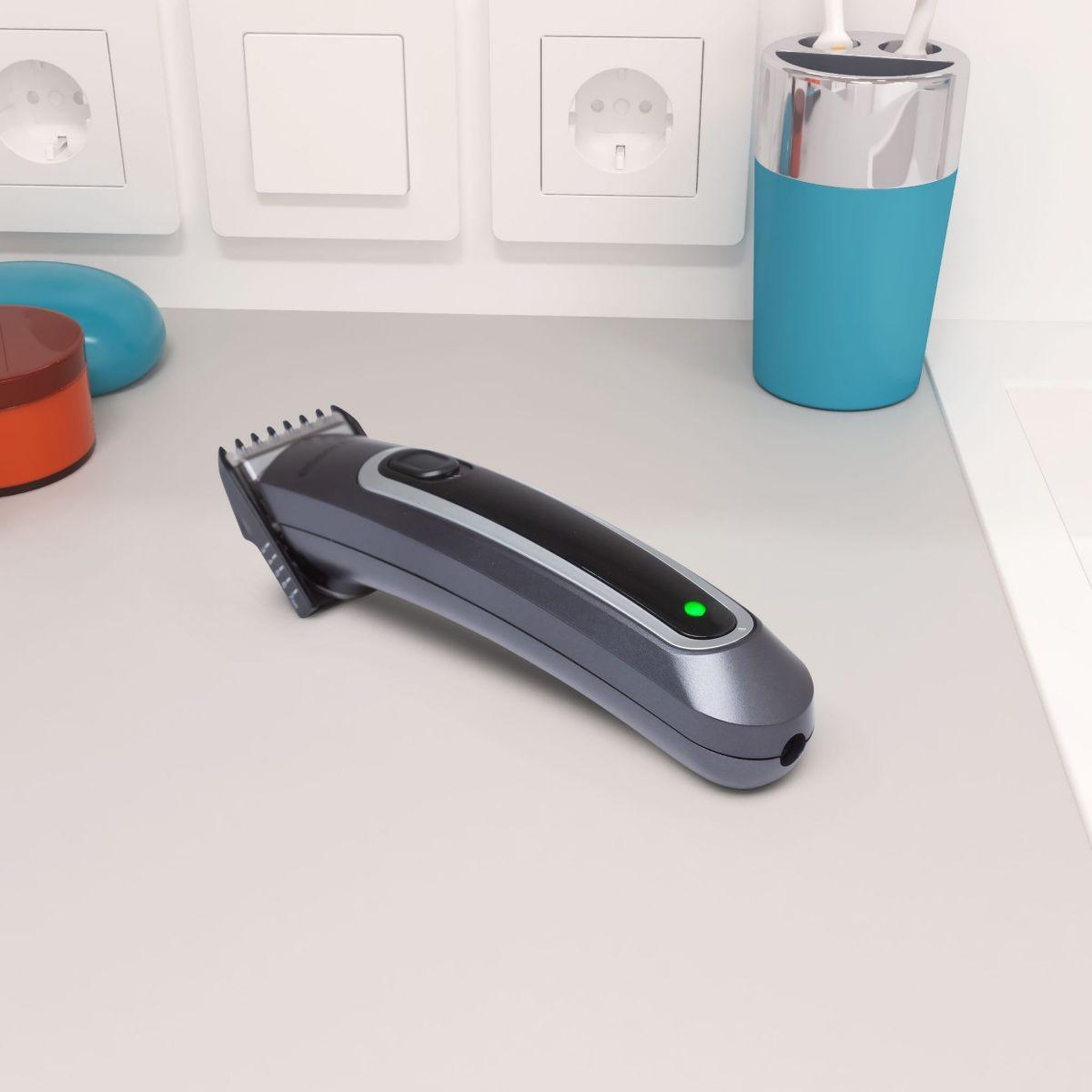 Voir la diapositive 4 : ESSENTIEL B Tondeuse barbe etb 2,, 5 hauteurs de coupe, précision 3 mm, autonomie 90 mn