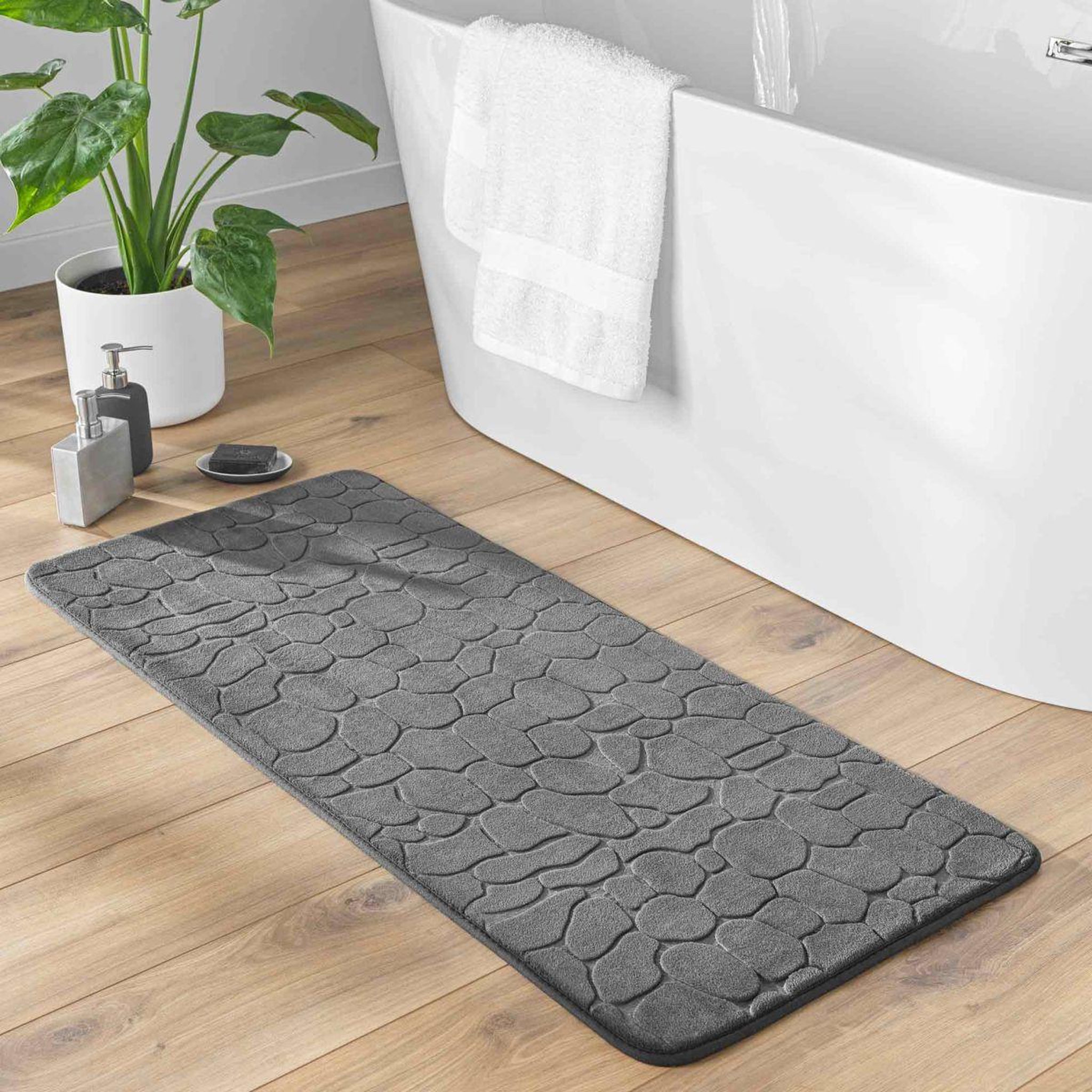Voir la diapositive 5 : Douceur d'Intérieur Tapis de bain  ricochet  50x120cm anthracite