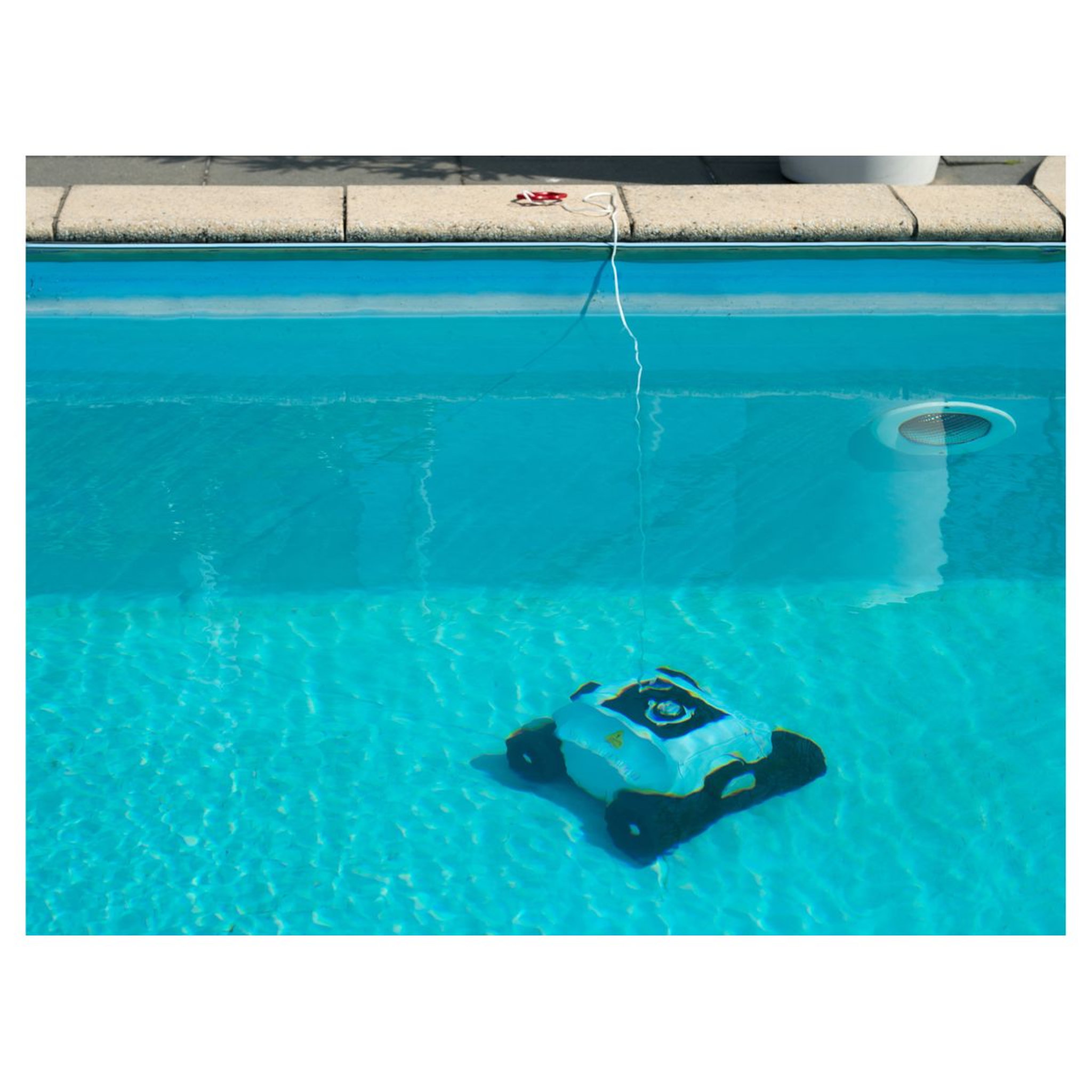 Voir la diapositive 3 : UBBINK Robot aspirateur piscine électrique -  50m² max - ROBOTCLEAN ACCU POOL