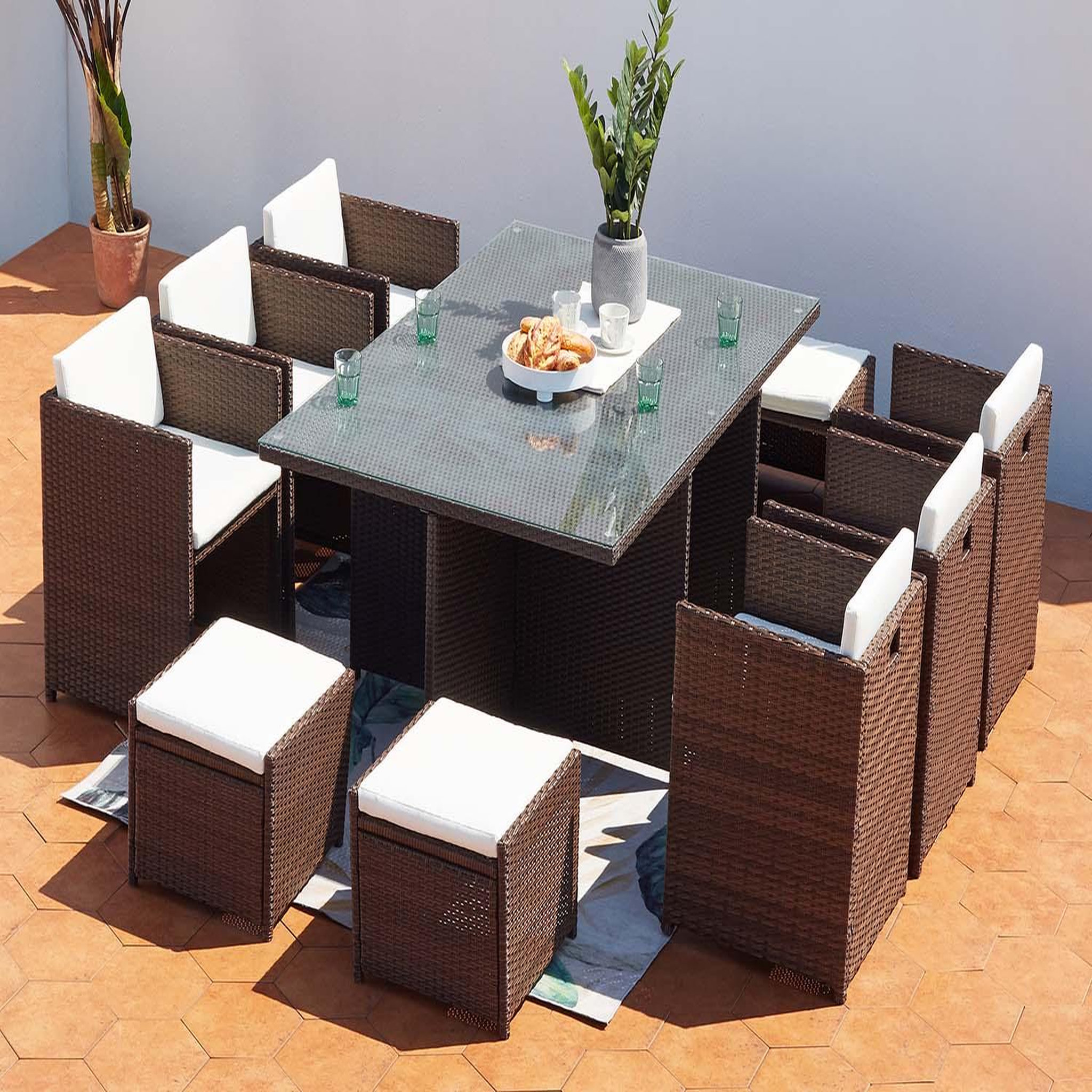 Voir la diapositive 2 : CONCEPT USINE Table et chaises 10 places encastrables résine marron-blanc MIAMI
