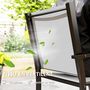 Voir la diapositive 6 : OUTSUNNY Lot de 2 chaises de jardin empilables avec accoudoirs acier noir textilène gris clair