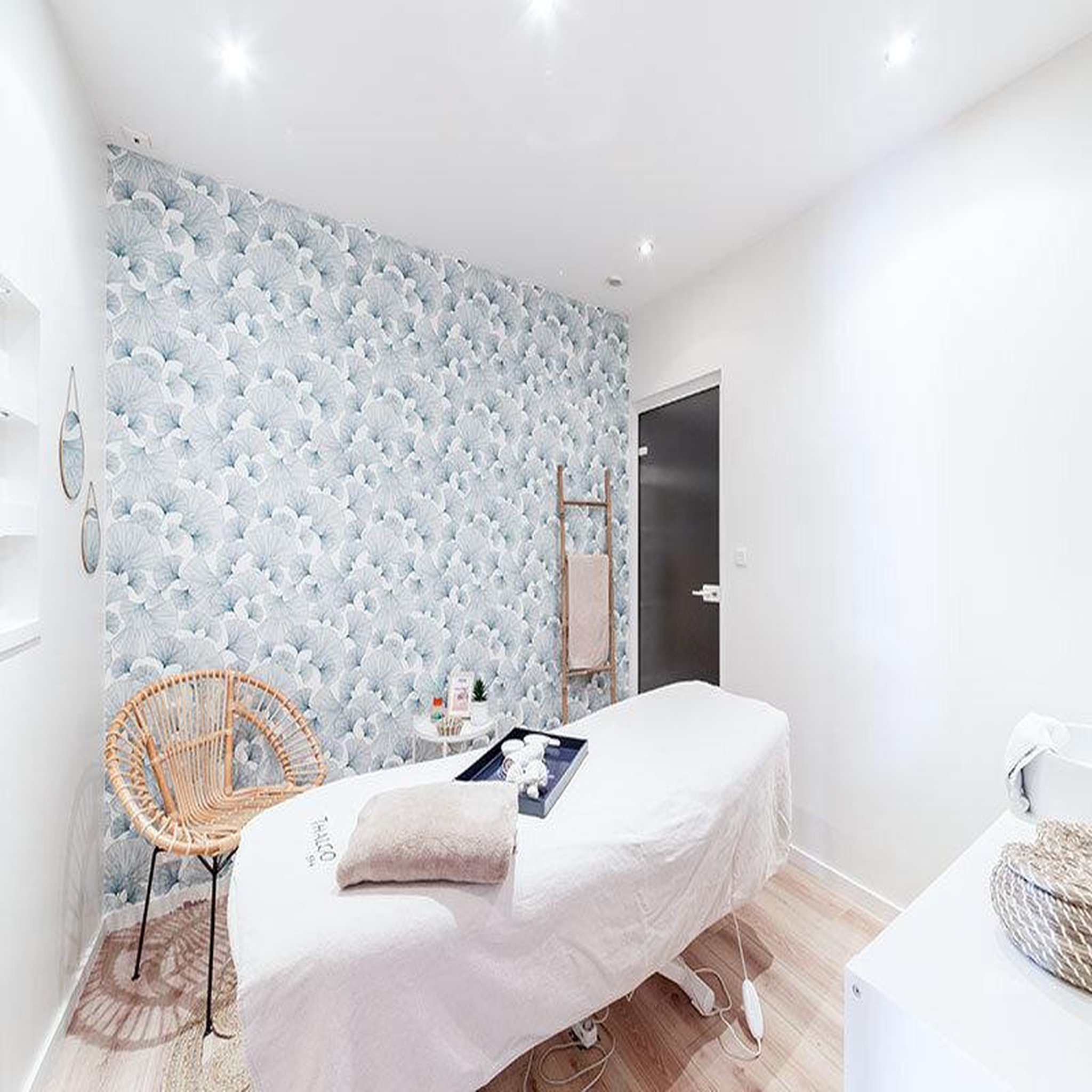 Voir la diapositive 4 : Smartbox Modelage de 1h15, soin du visage de 1h et accès hammam de 30 min près de Nantes - Coffret Cadeau Bien-être