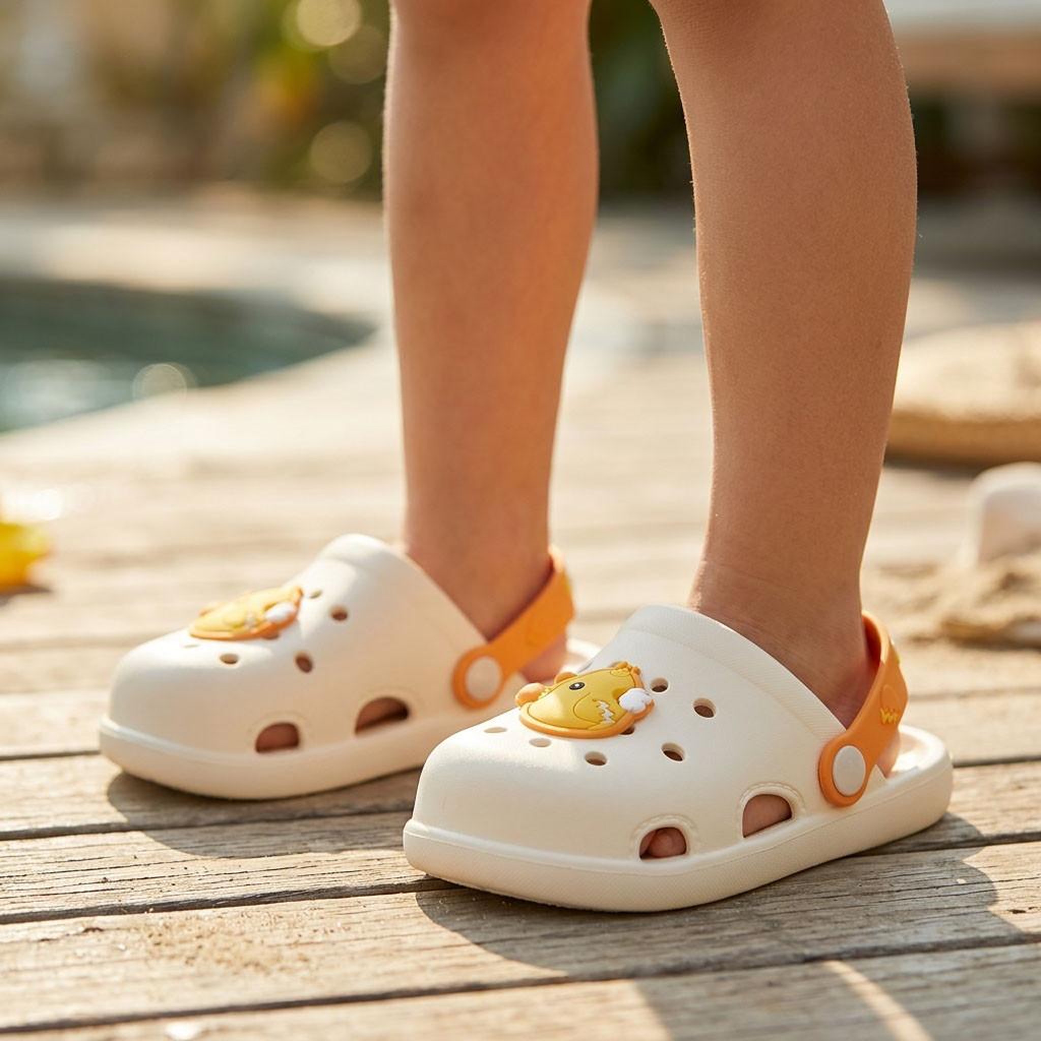 Voir la diapositive 5 : OZABI OZABI Pack 2 Paires Sabots Enfant EVA - Lanière Pivotante - Décoration Fantaisie