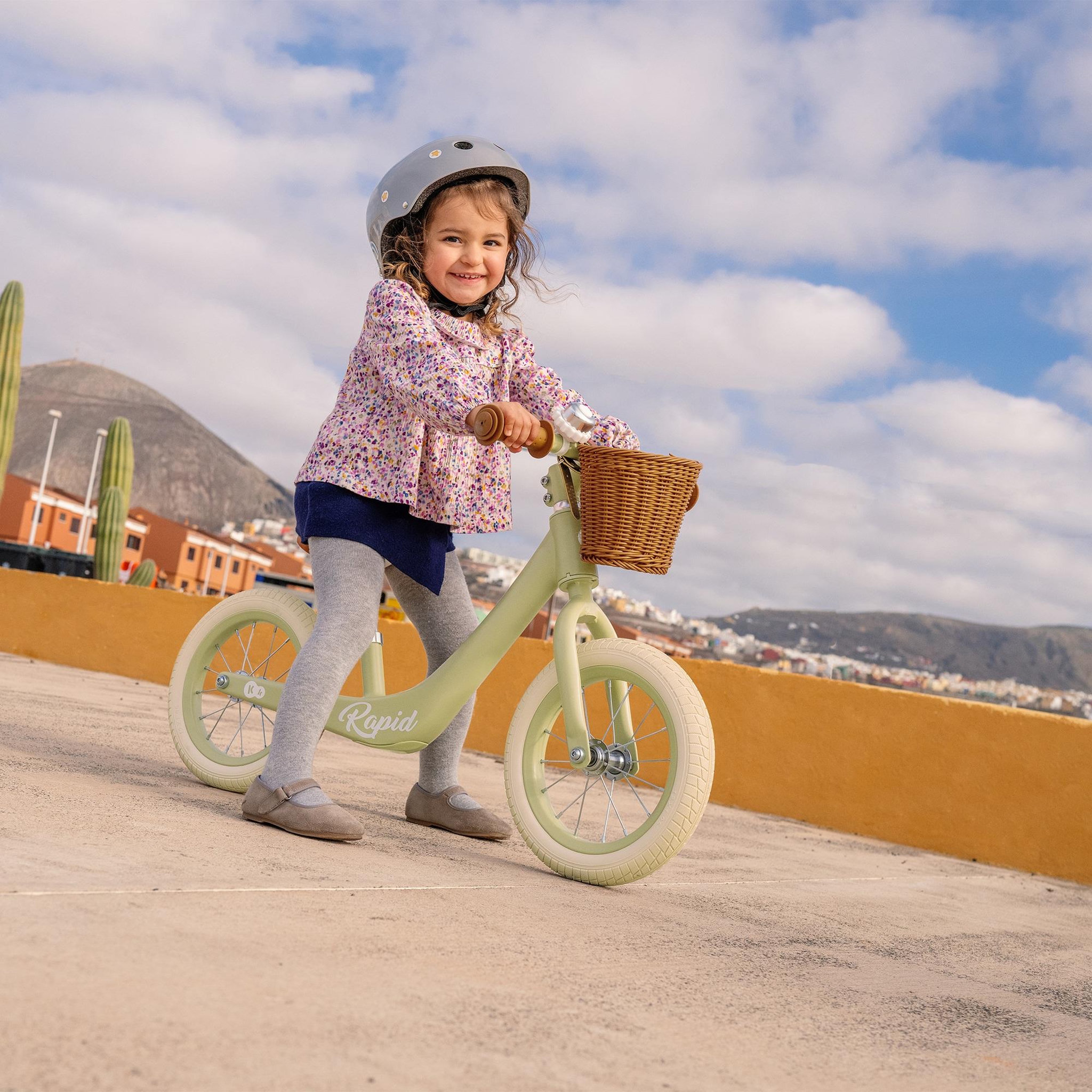 Voir la diapositive 3 : KINDERKRAFT Draisienne rétro - vélo d'équilibre avec panier et clochette