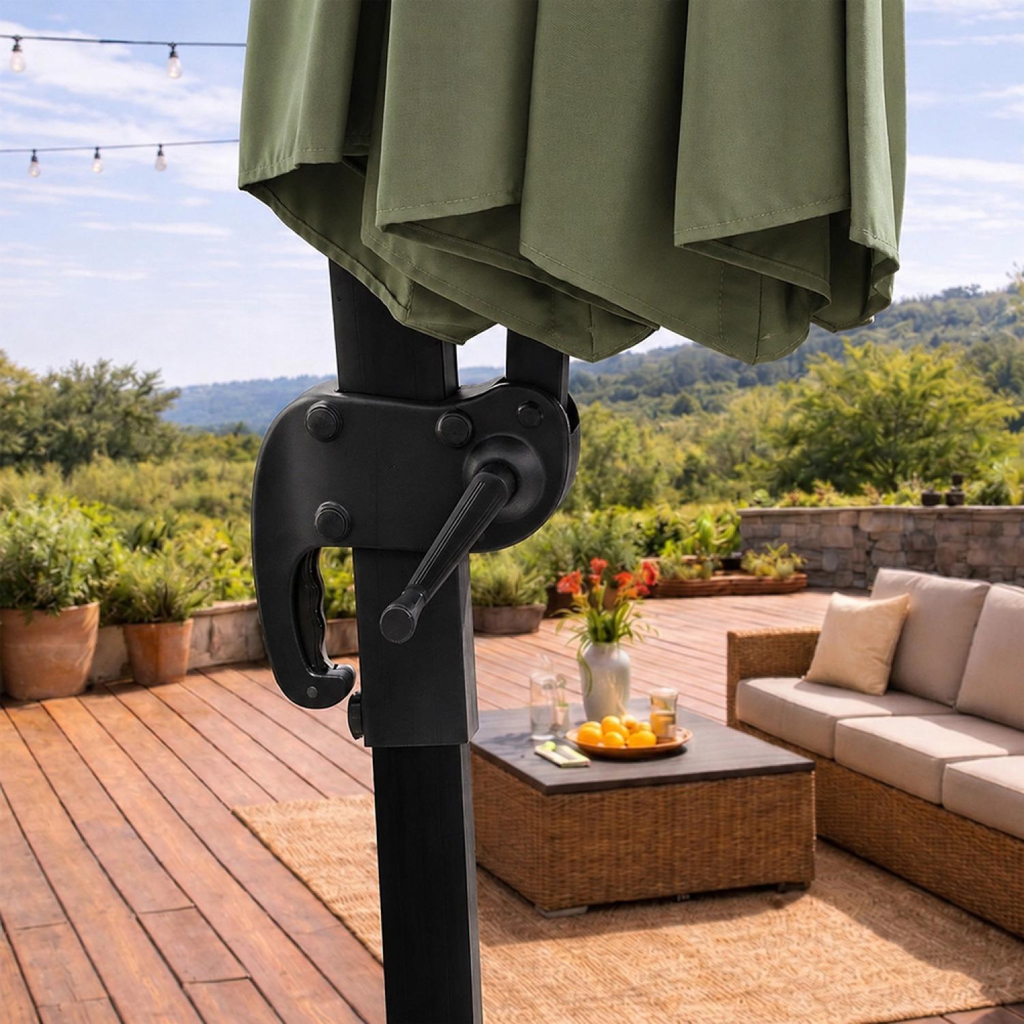 Voir la diapositive 6 : CONCEPT USINE Parasol octogonal  350cm déporté vert en aluminium castillo