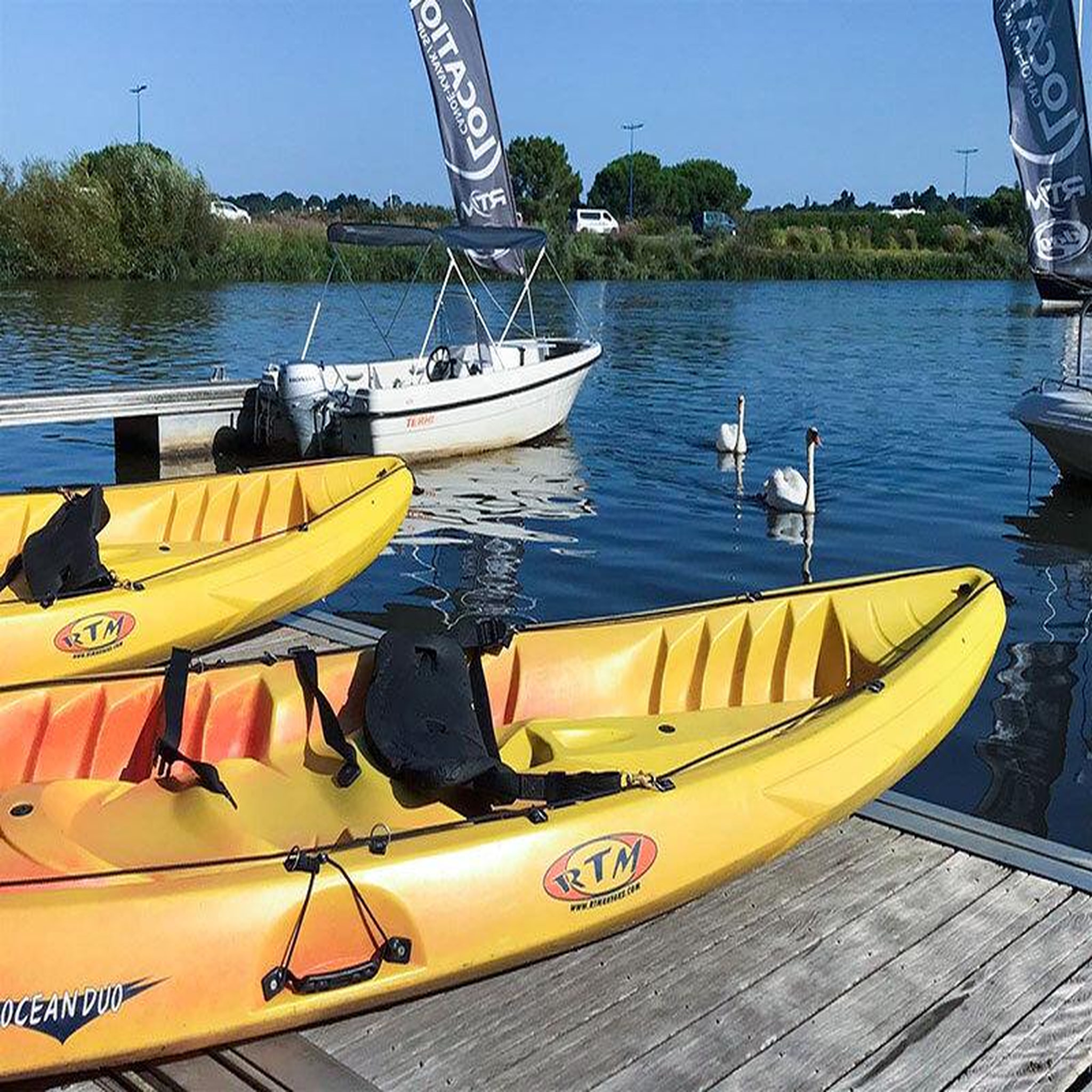 Voir la diapositive 4 : Smartbox Balade en canoë-kayak pour 3 personnes près de vannes - coffret cadeau sport & aventure