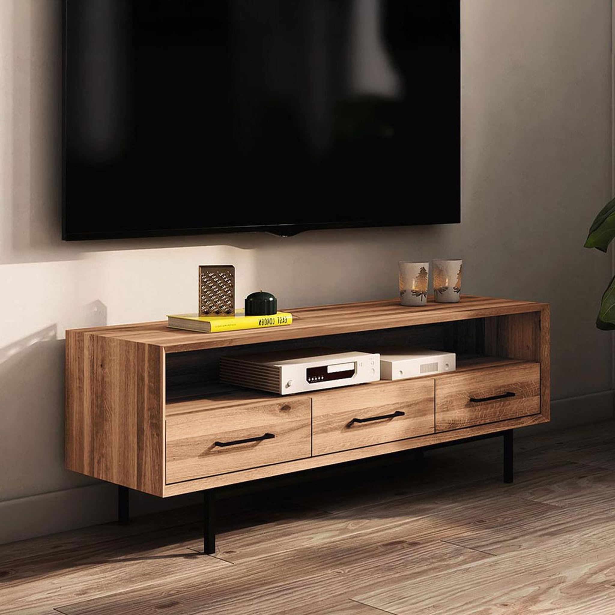 Voir la diapositive 3 : MAISON AUBERTIN Meuble tv bois hêtre 3 tiroirs paola 144x45 cm - bois foncé