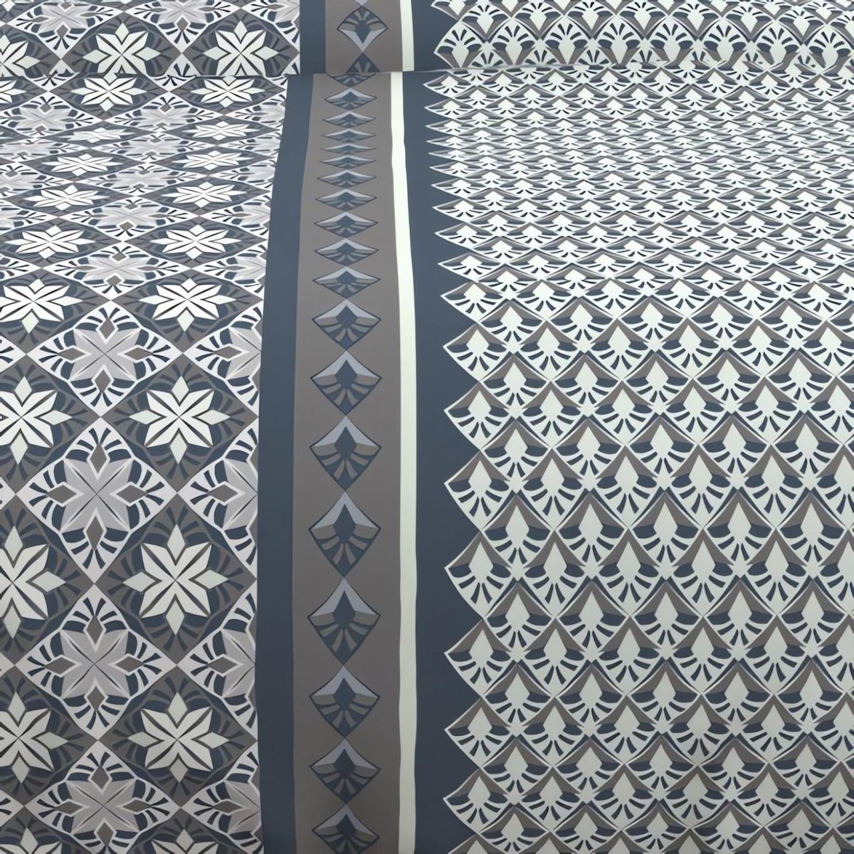 SOLEIL D'OCRE Parure housse de couette en coton 57 fils/cm2 240x220 cm LISBONNE bleu orage, par Soleil d'Ocre