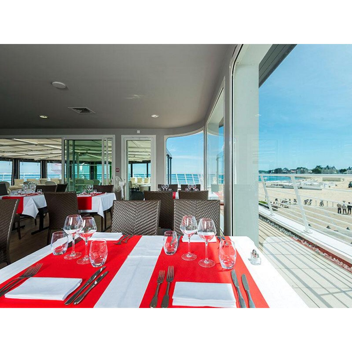 Smartbox Repas gastronomique 4 plats avec champagne en bord de mer près de La Baule - Coffret Cadeau Gastronomie