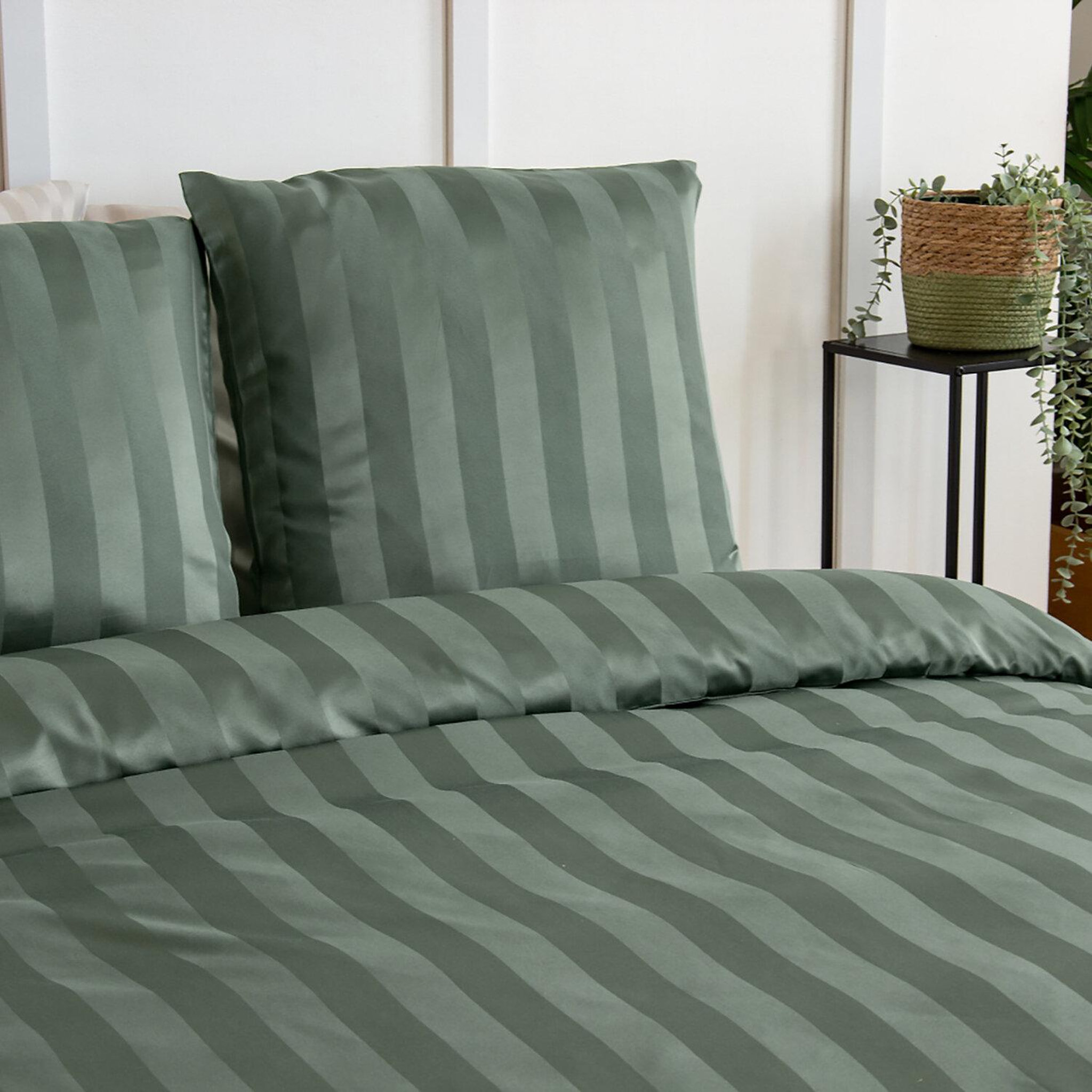 Voir la diapositive 2 : Home collection Parure housse de couette 100% satin de microfibre