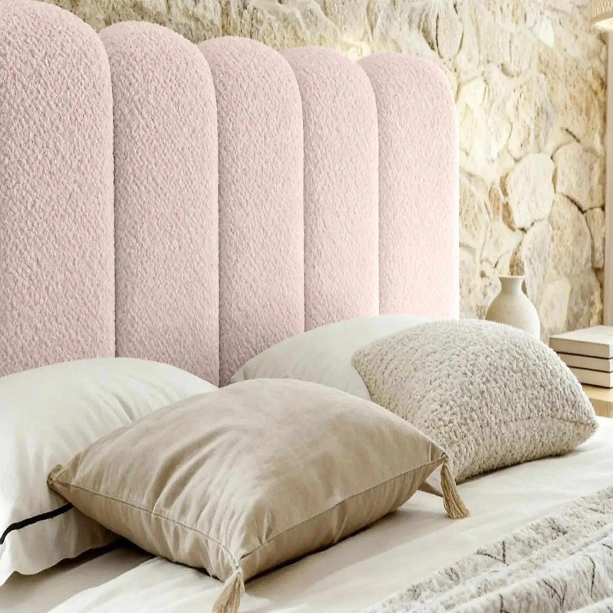 Voir la diapositive 5 : CASANOVA PARIS Garance - lit coffre tissu chenille