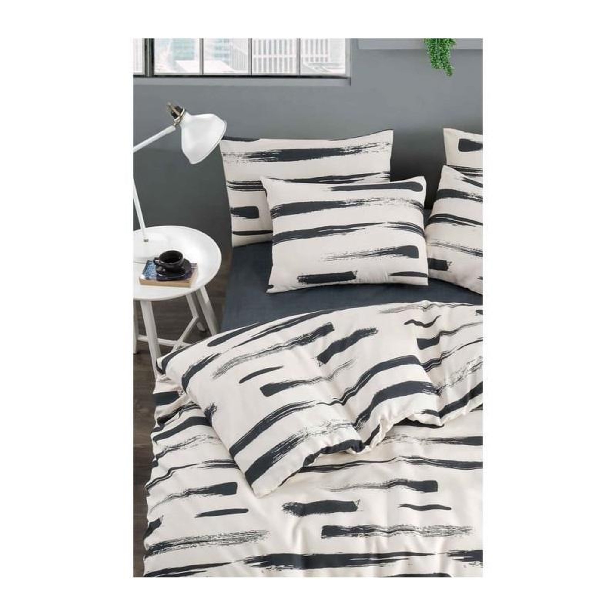 Voir la diapositive 2 : GENERIQUE Parure de lit - 1 housse de couette 220 x 240 cm + 2 taies d'oreiller 60 x 60 cm - 65% coton, 35% polyester - Blanc