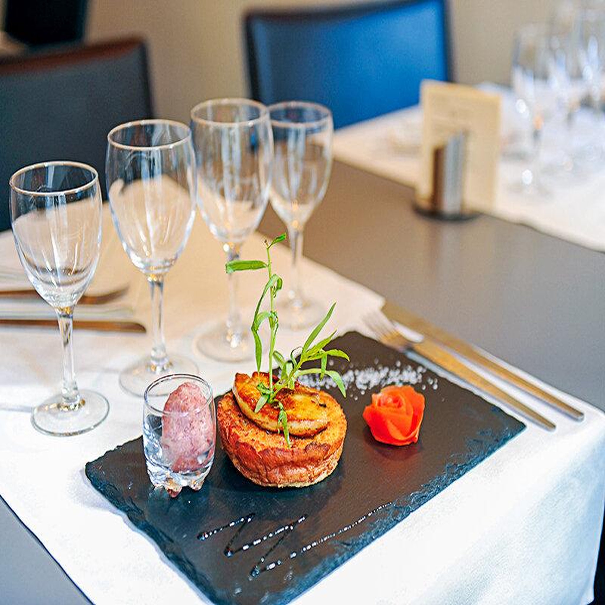 Voir la diapositive 6 : Smartbox Coffret cadeau Saint-Valentin : un dîner romantique à Lyon - Coffret Cadeau Gastronomie