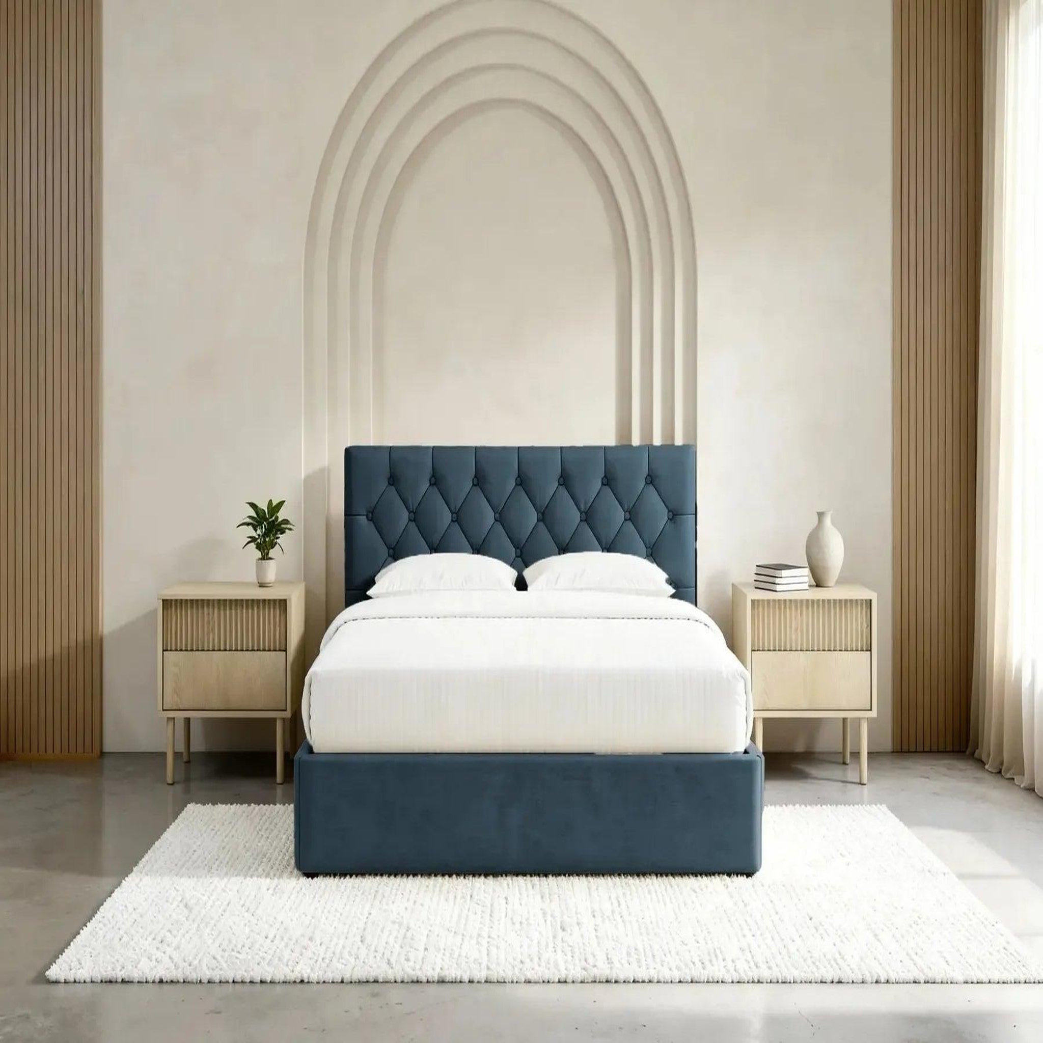 Voir la diapositive 3 : CASANOVA PARIS Emile - lit coffre tissu velours