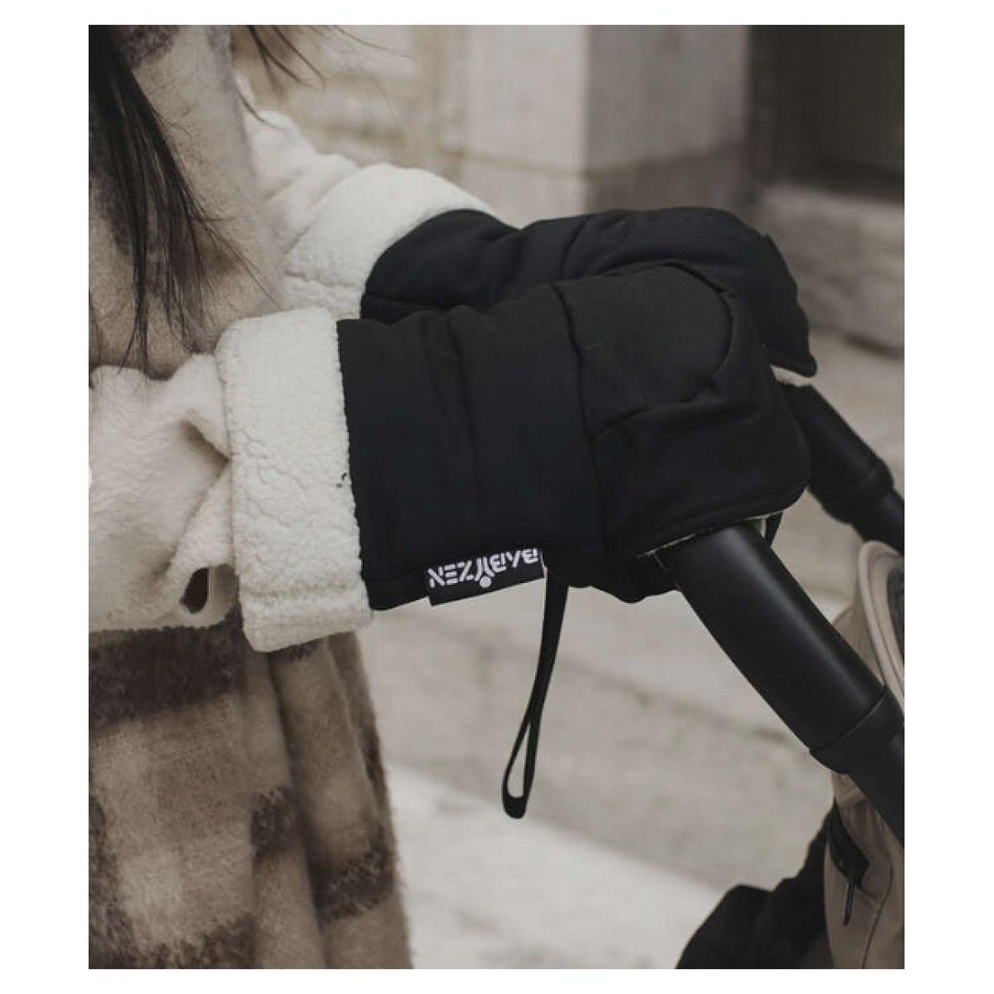 Voir la diapositive 2 : STOKKE Moufles ® YOYO - Noir