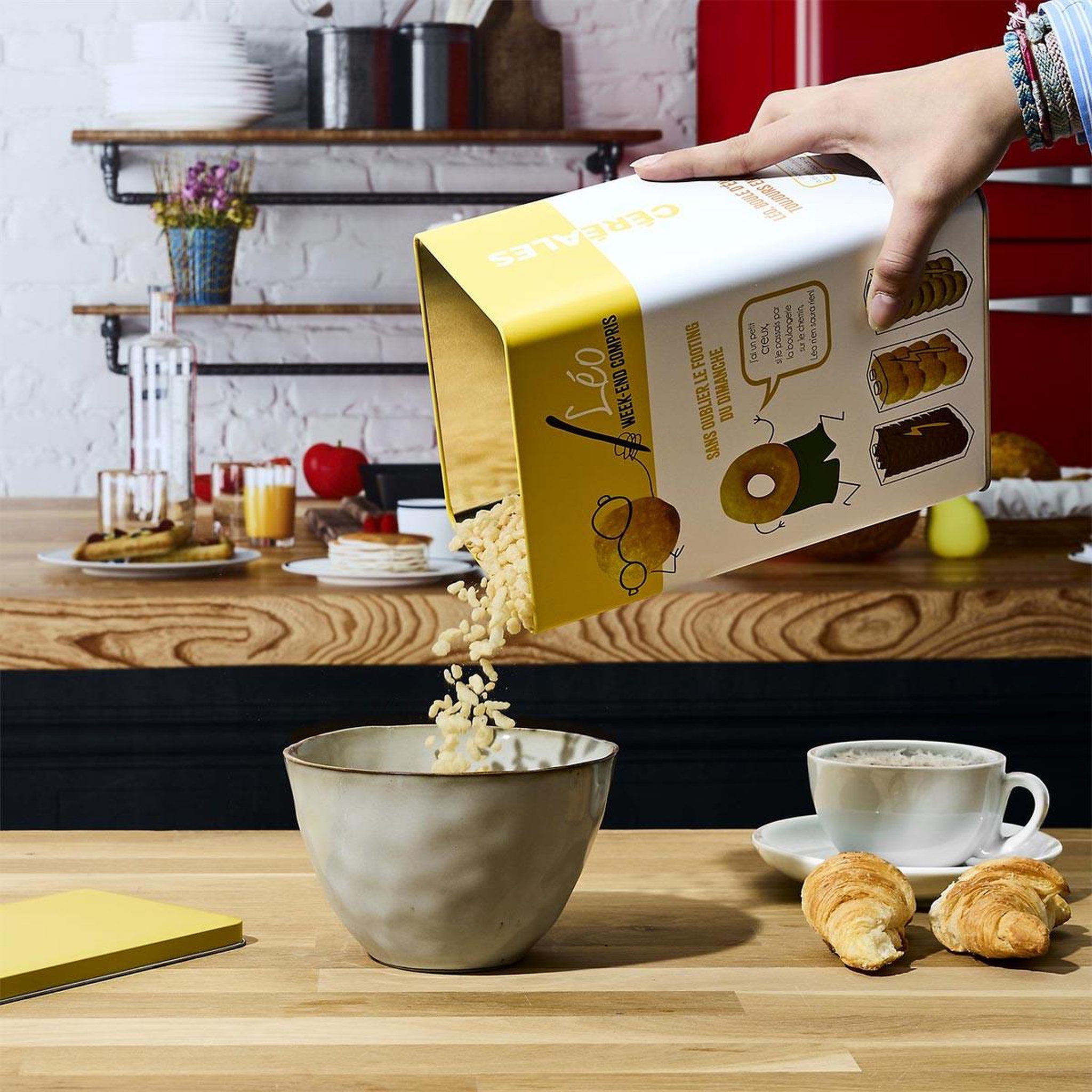 Voir la diapositive 4 : COOK CONCEPT Boîte à céréales en métal  ludique  23cm jaune