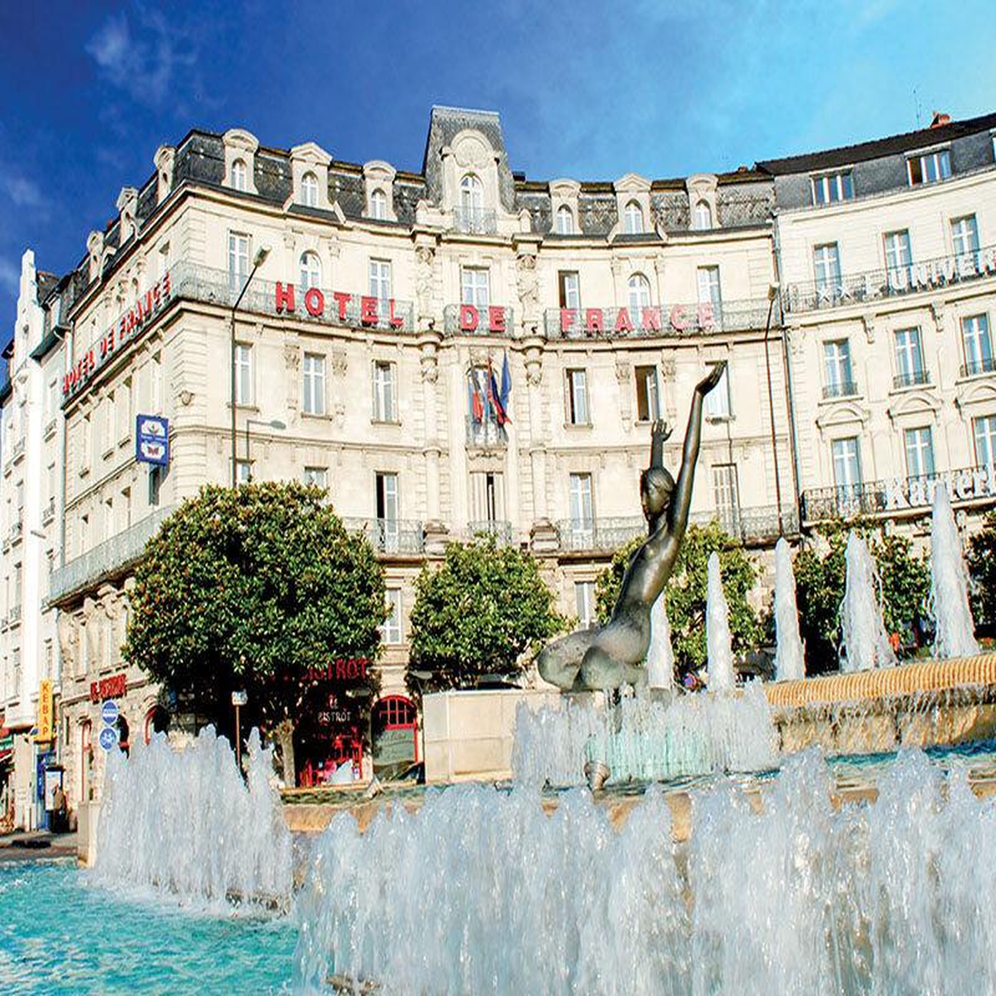 Voir la diapositive 2 : Smartbox 2 jours en hôtel 4* - coffret cadeau séjour