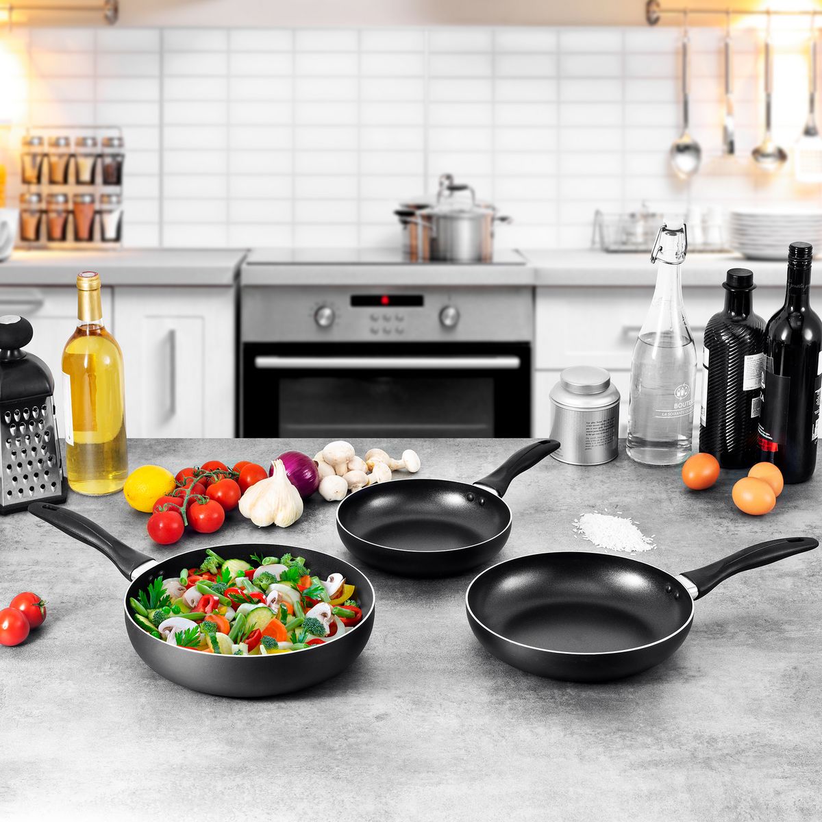 KITCHEN COOK Lot poêles et sauteuse en aluminium 